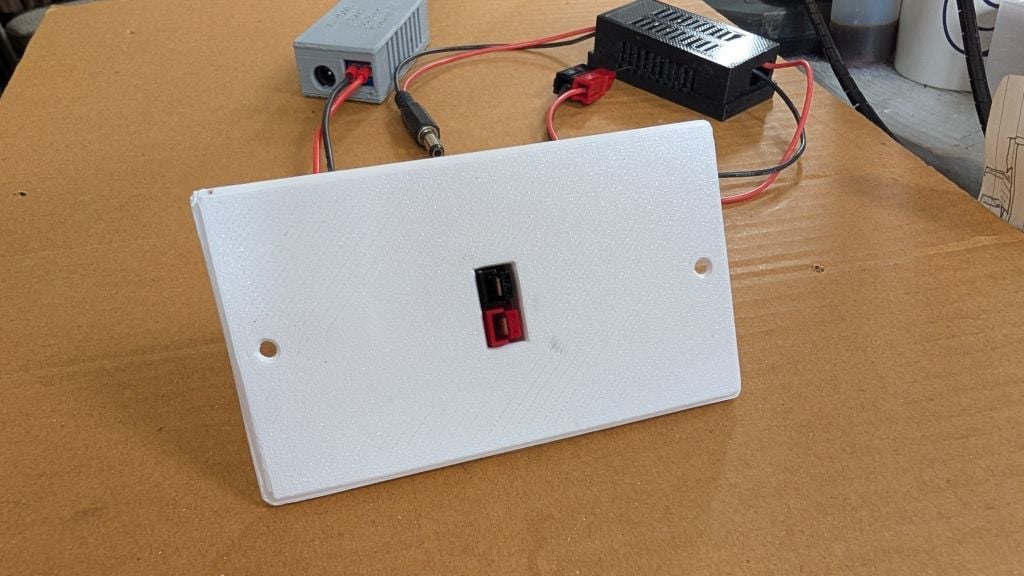 box cover with anderson powerpole sockets