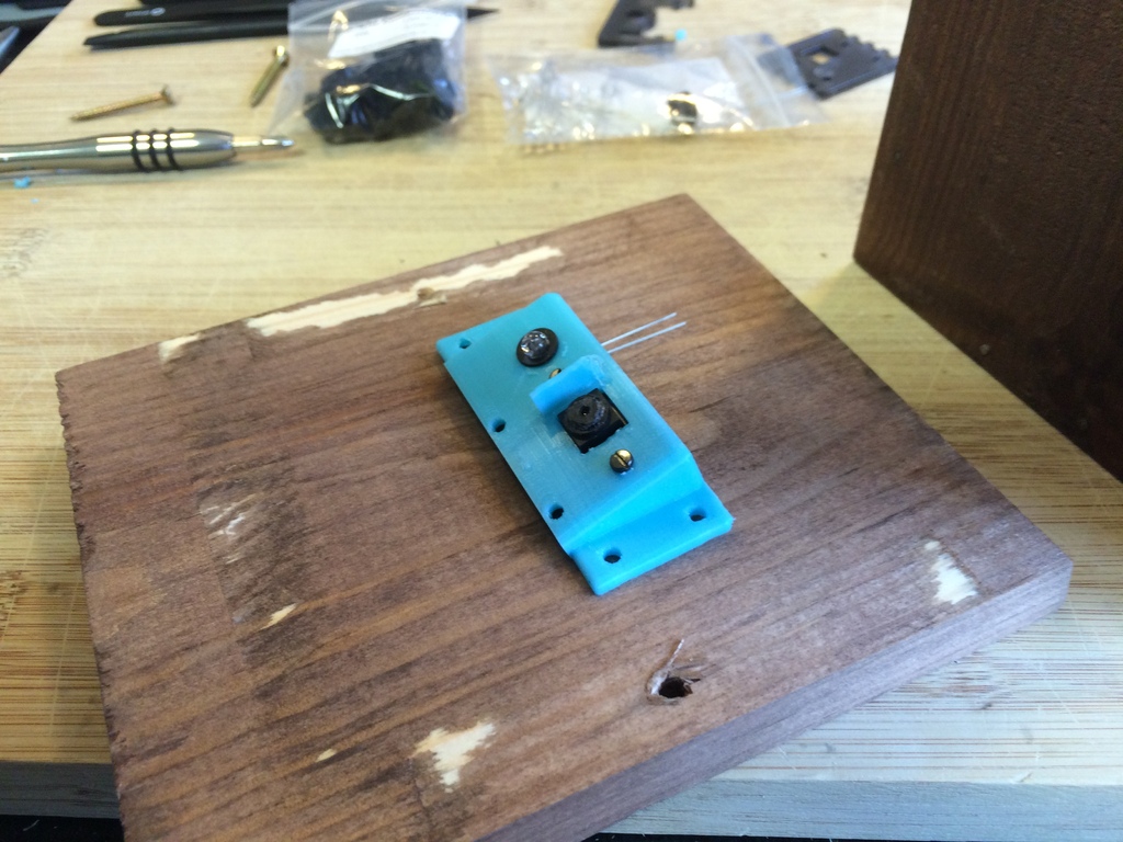 Miniatura 5 do modelo 3D Raspberry Pi Birdbox camera mount