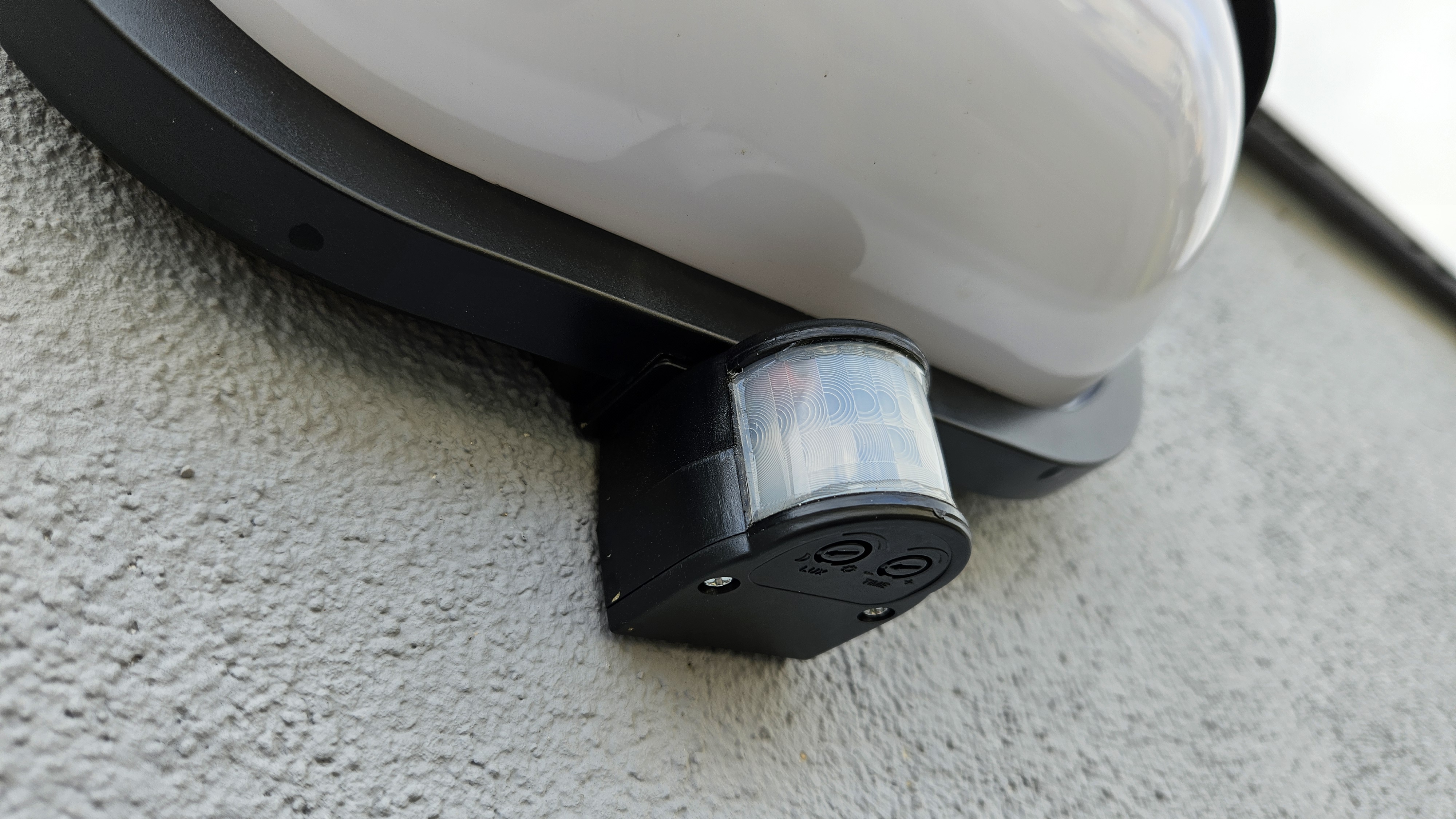 Motion sensor blinder — thumbnail 2