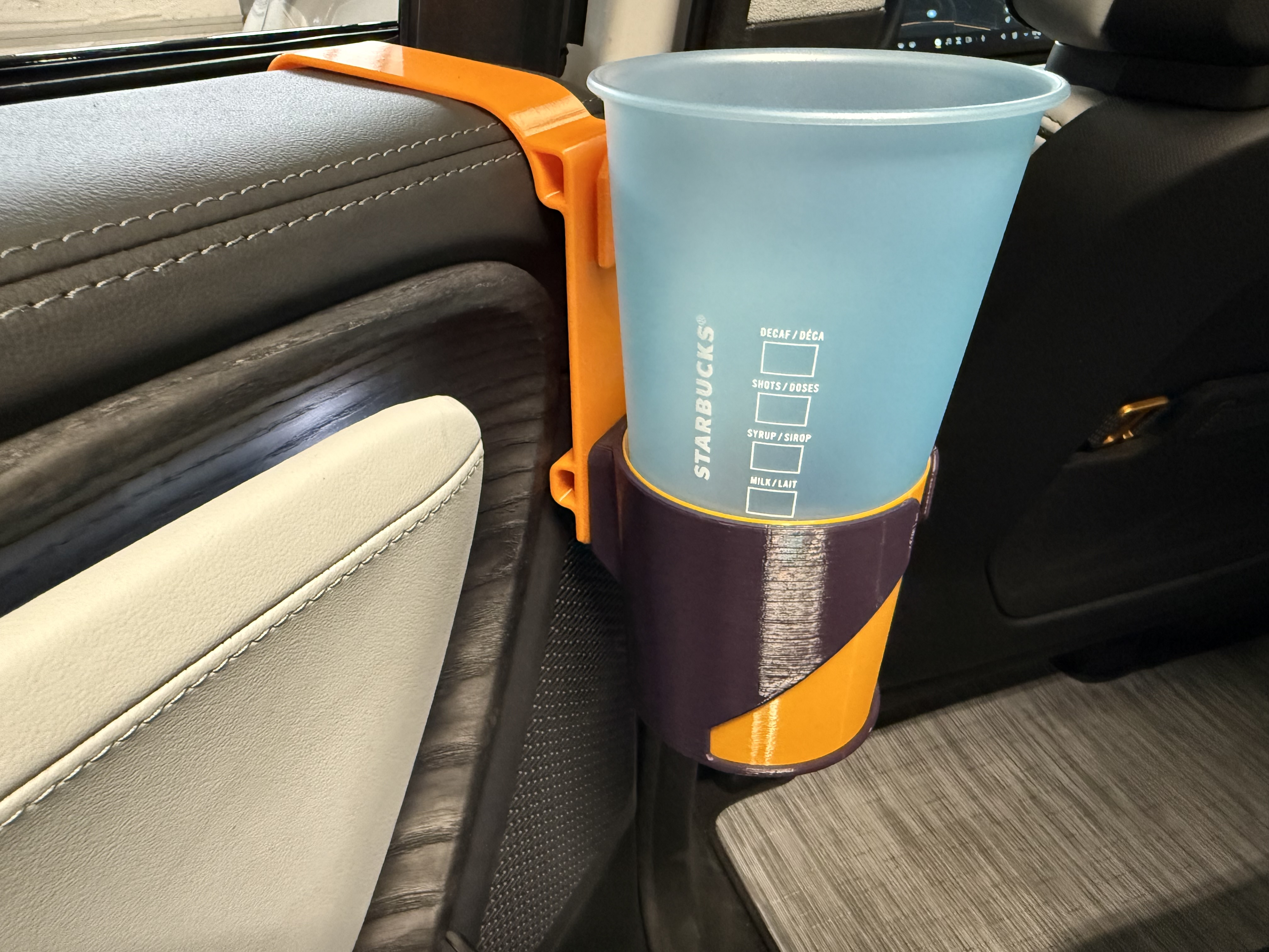 Rivian Cup Holder Inserts — miniatura 2