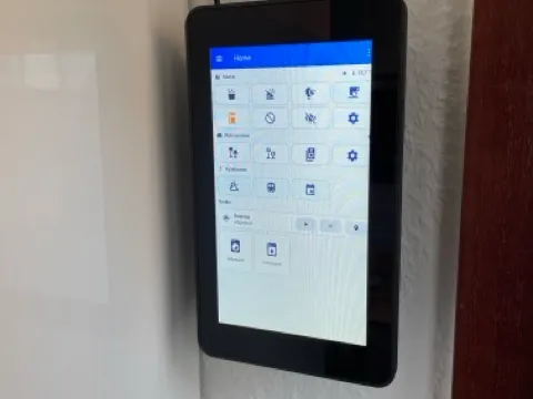 Wall Display / Case for Raspberry Pi with 7inch display