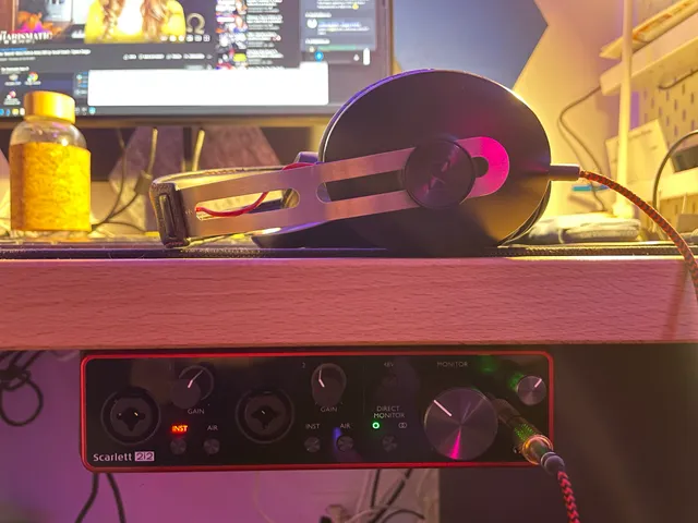 Focusrite Scarlett 2i2 under desk mount
