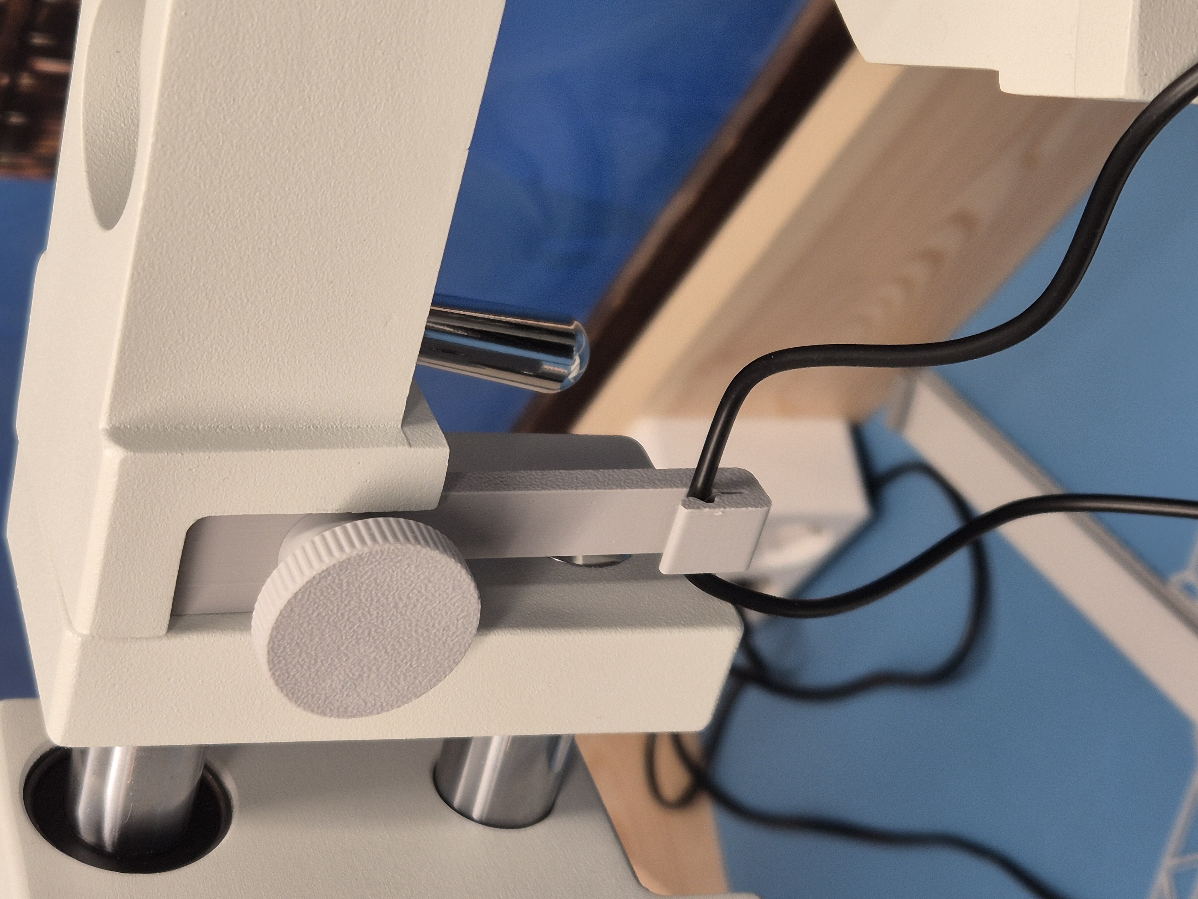 Miniatura 5 do modelo 3D AmScope LED-light Cable Guides