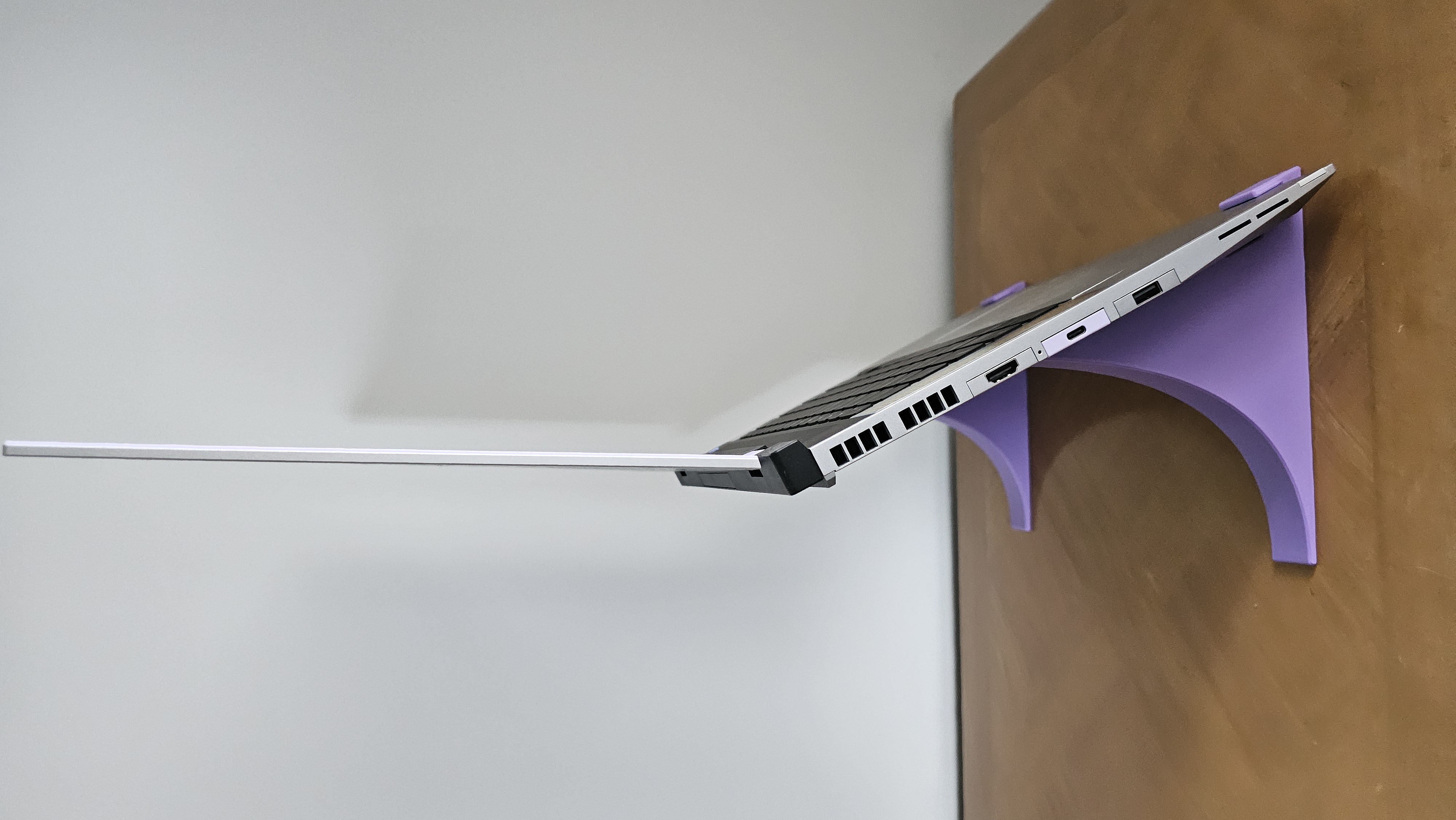 Framework Laptop 16 stand
