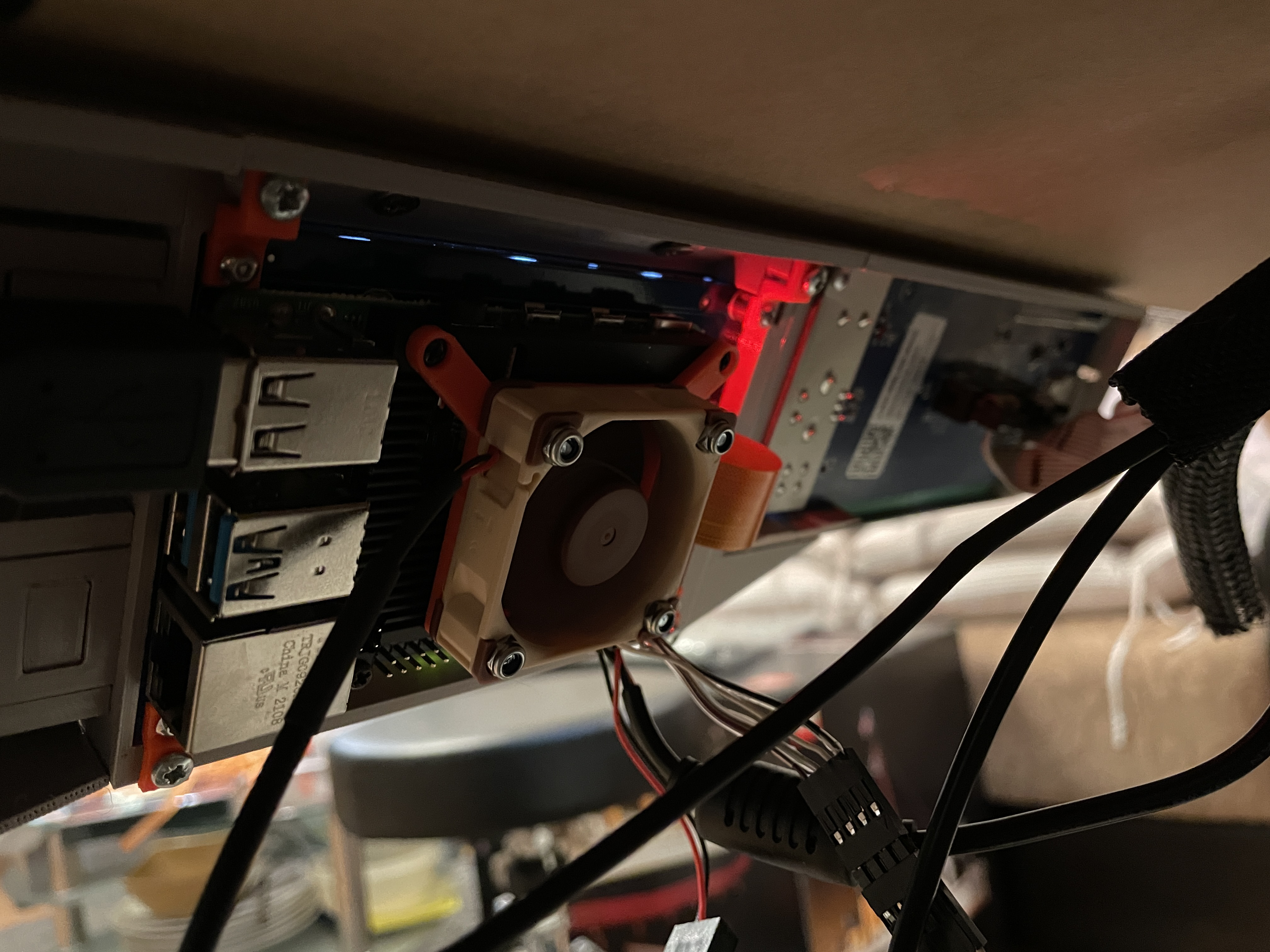Fan adapter for RaspPi Geekworm Embedded Heatsink with Fan