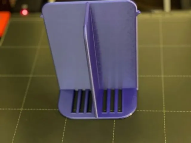 Alternate grid/divider insert.