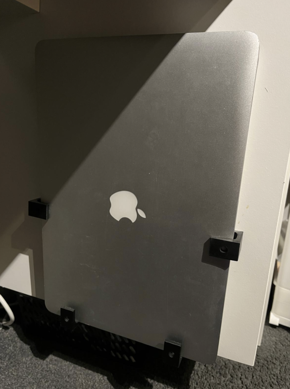 Computer notebook side desk mount — thumbnail 2
