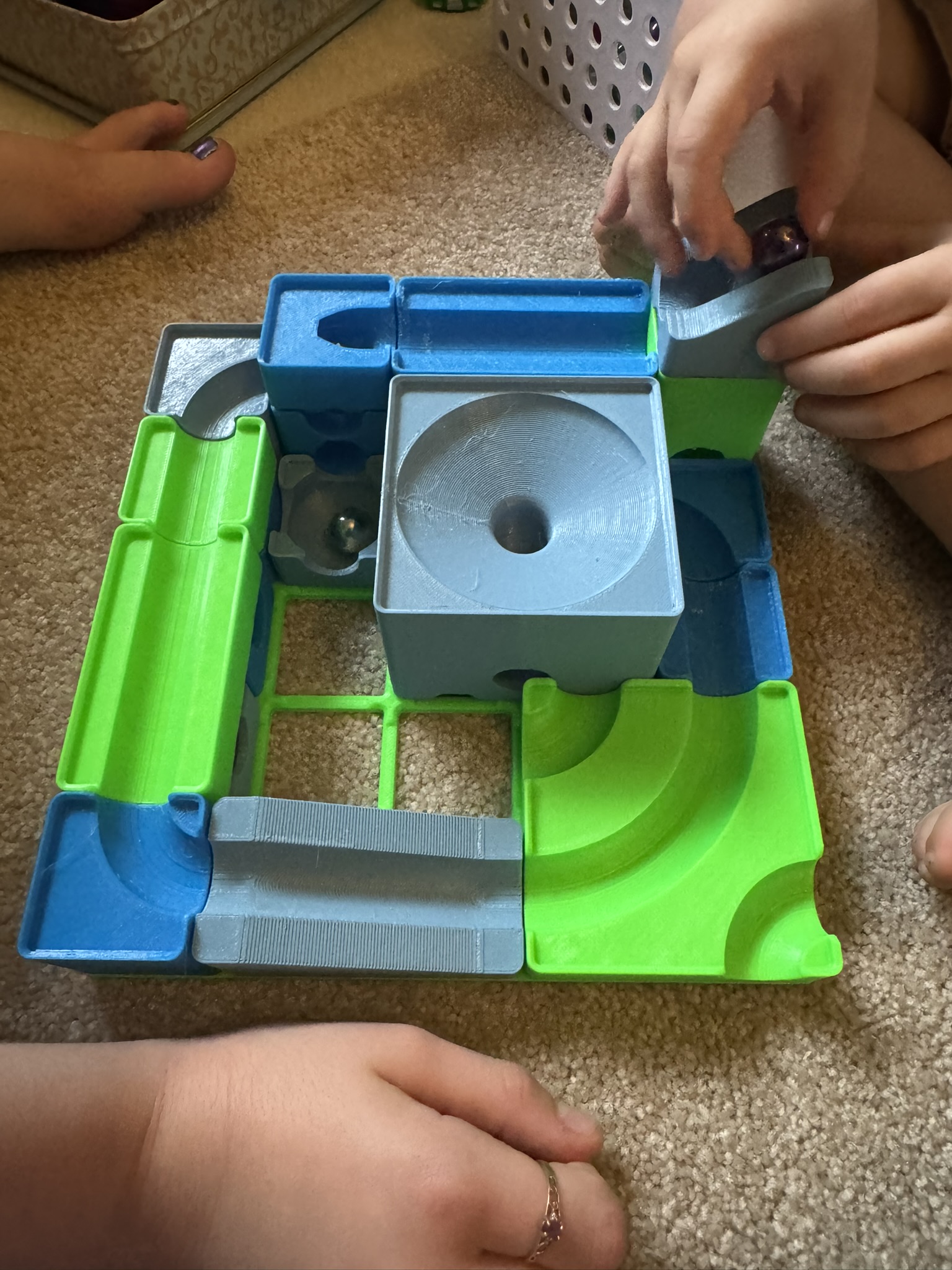 Gravfinity: Stack and Roll. Stacking Marble Game