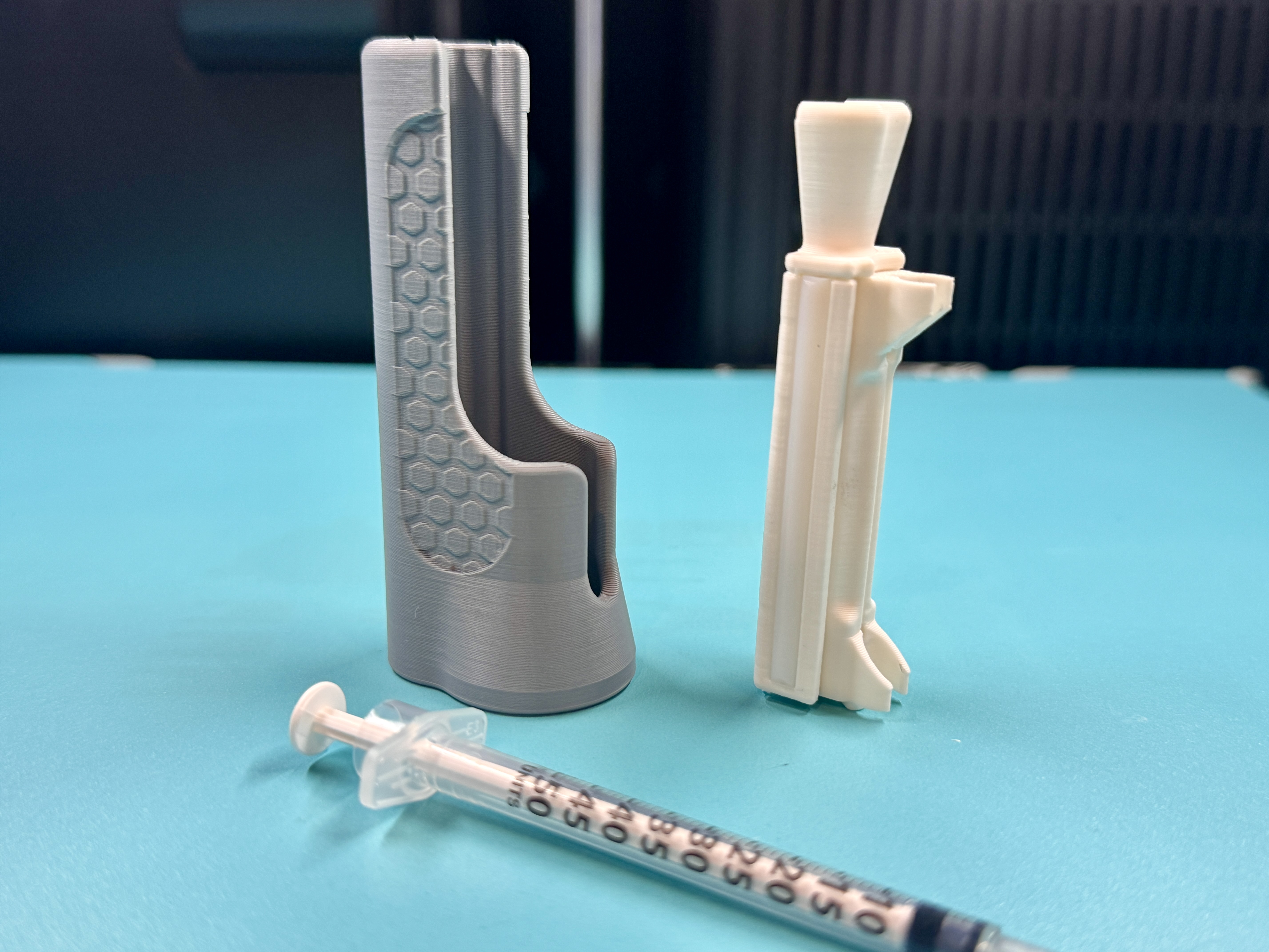 V1 Magnetic Needle Guide + Injection Assist for Insulin / GLP-1 / TRT — miniatura 3