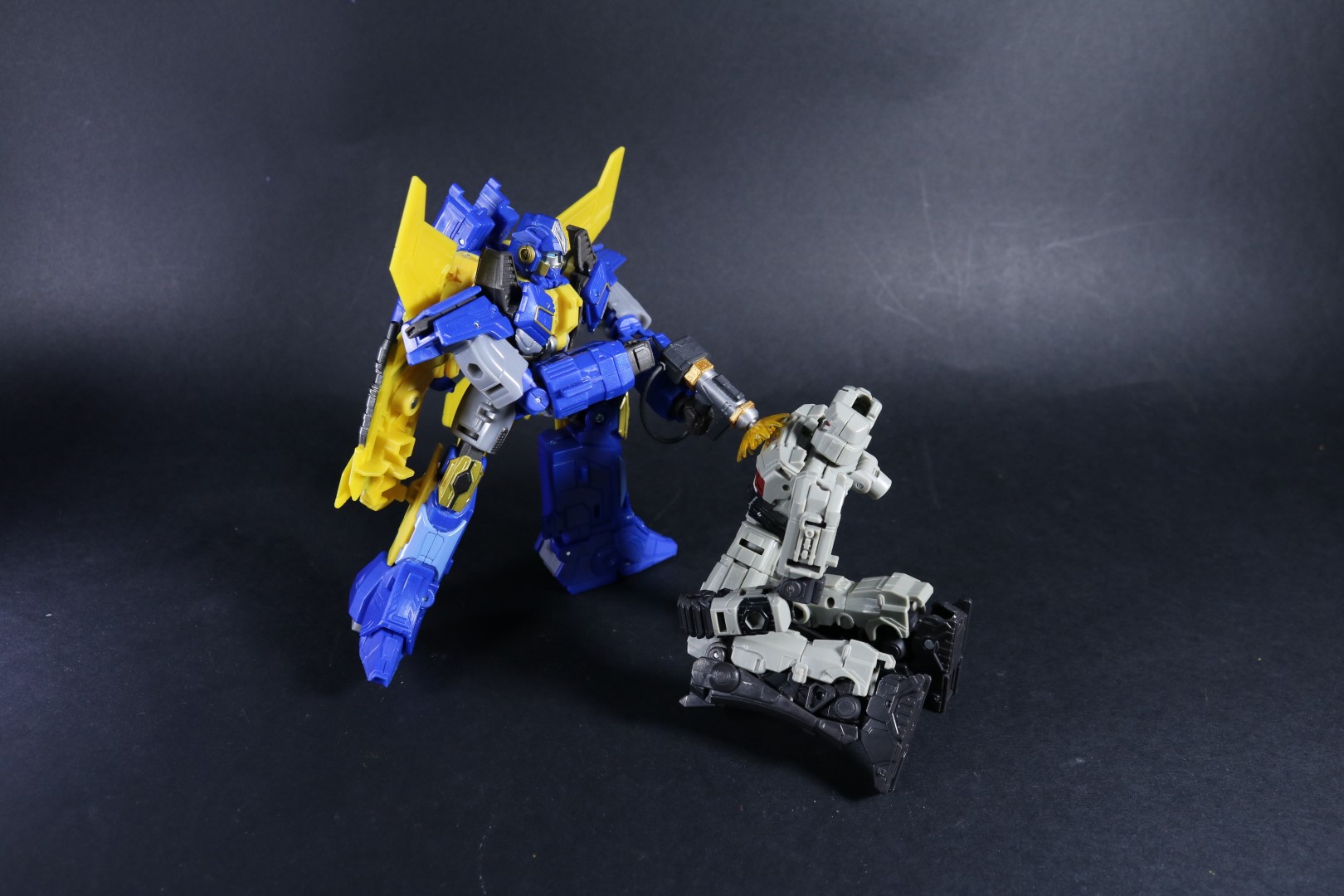 Branding Gun for Studio Series Transformers One Sentinel Prime — miniatura 6