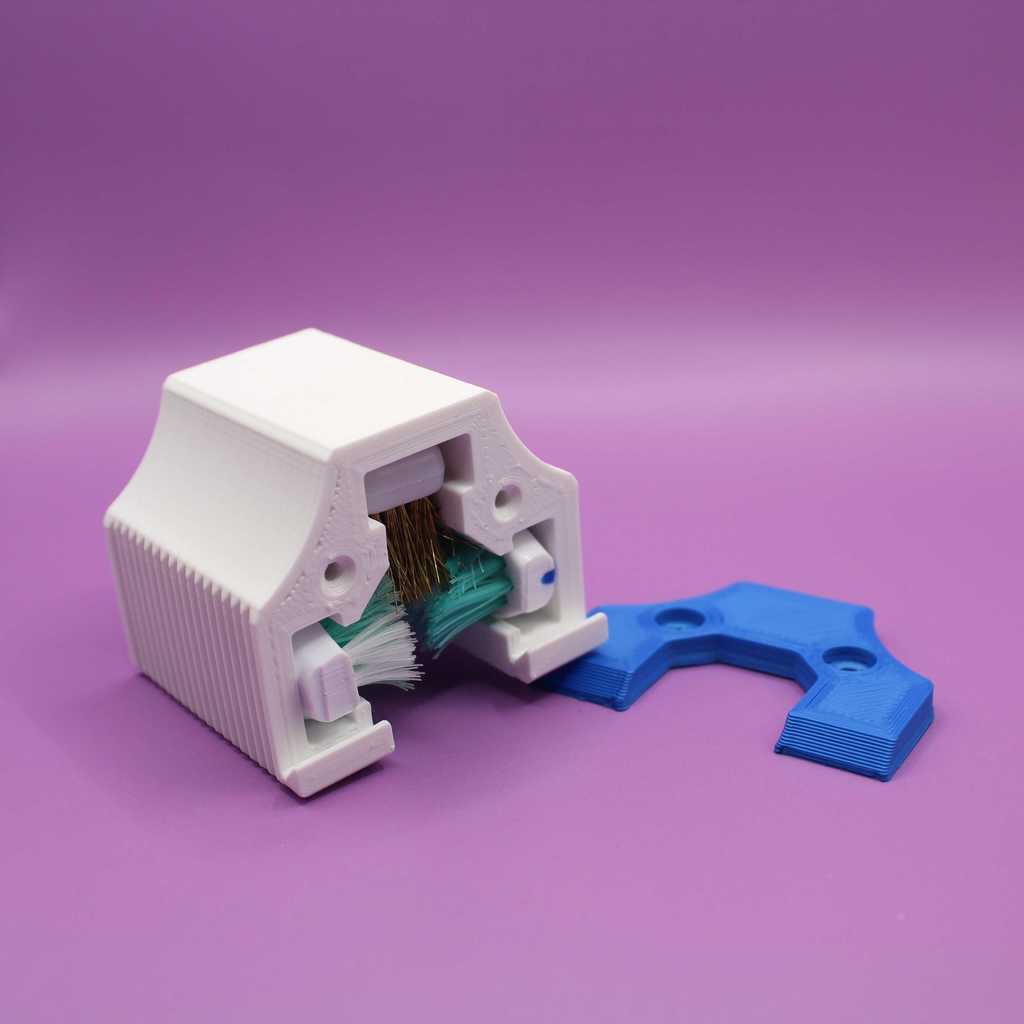 Bike Chain Cleaner Toothbrush version by twothingies Download free STL model