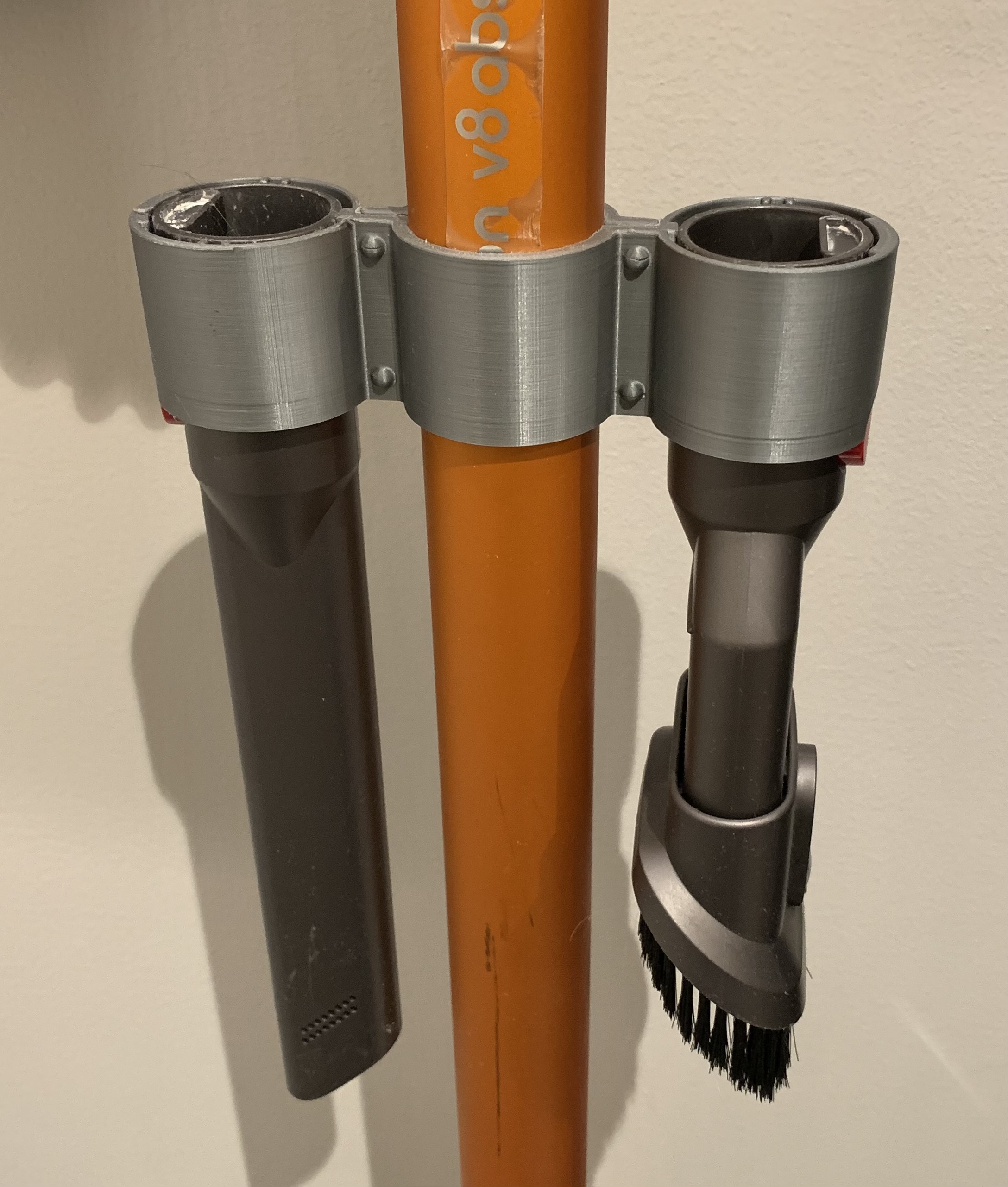 Tube mount for Dyson accessories
