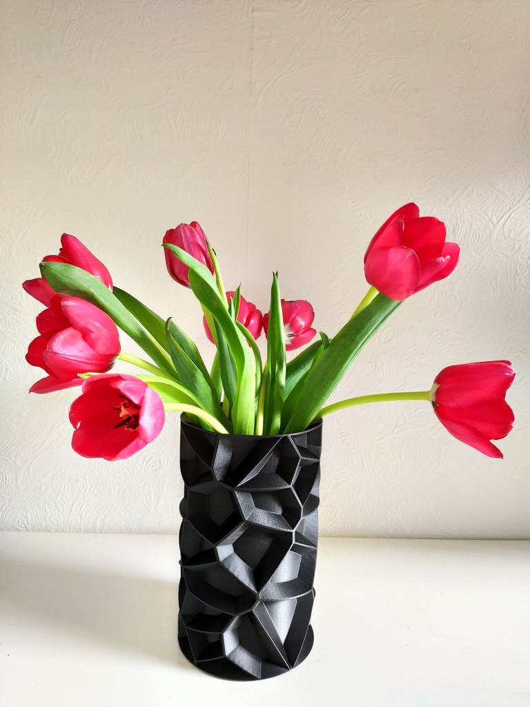 Cylindrical Spiral Voronoi Vase