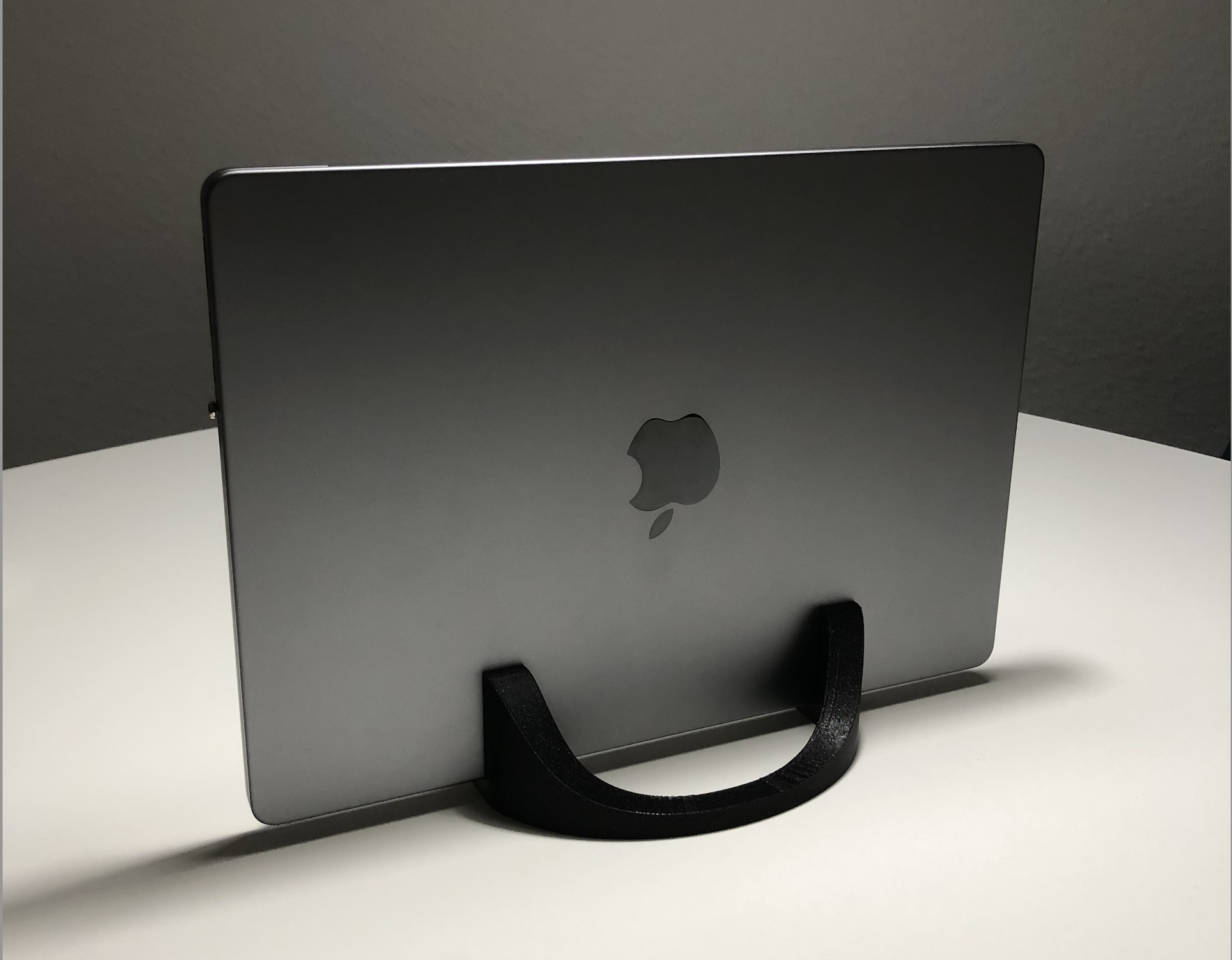MacBook Pro 14" 2021 Vertical Stand