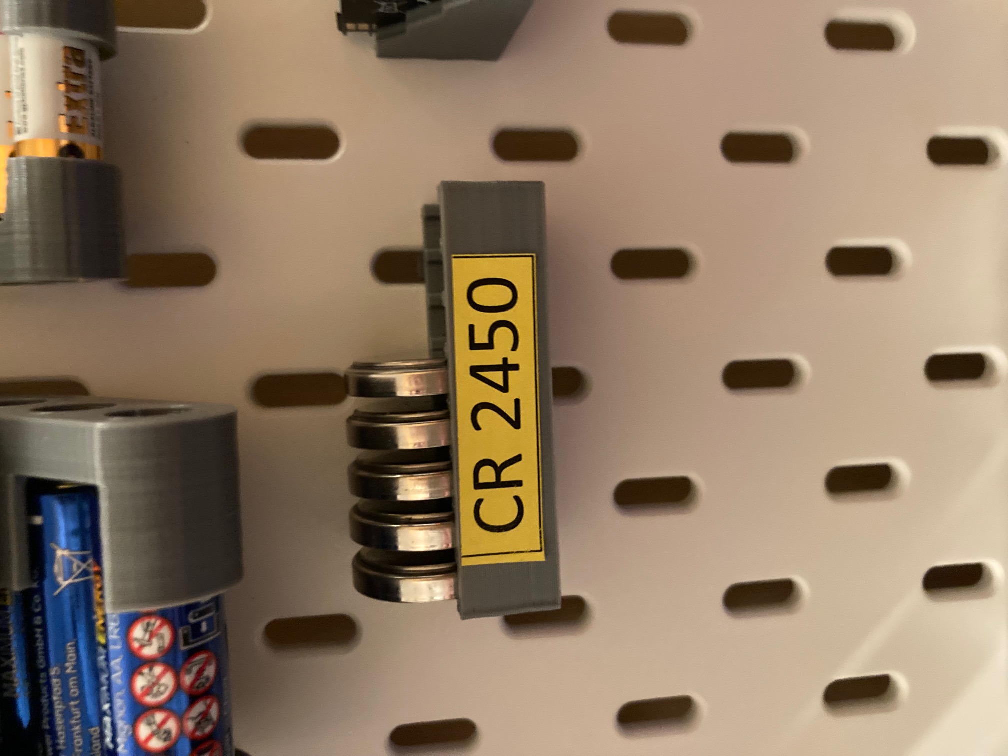 Ikea-Skadis Batterie-Halter CR2450