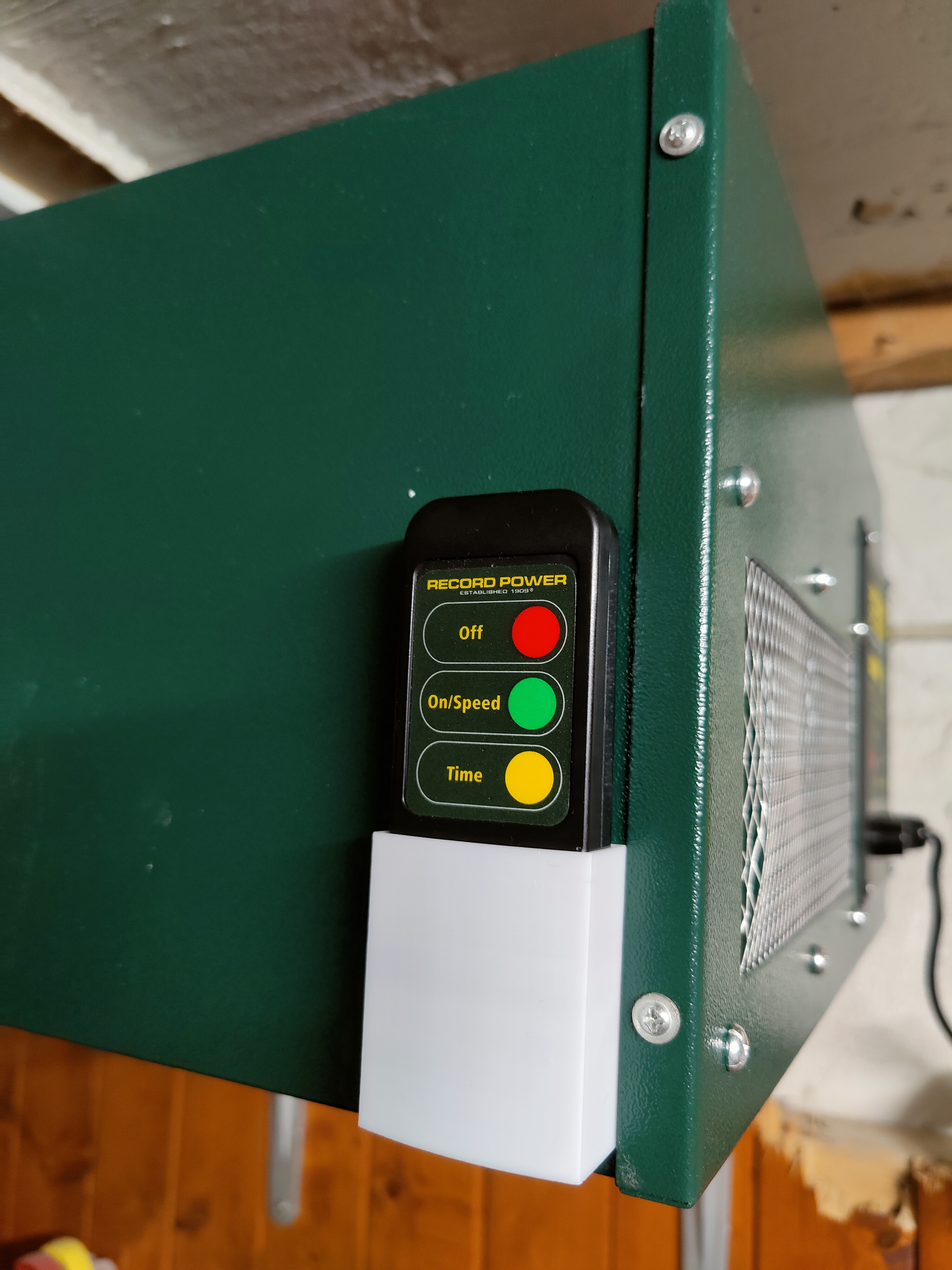Remote holder for Record Power AC400