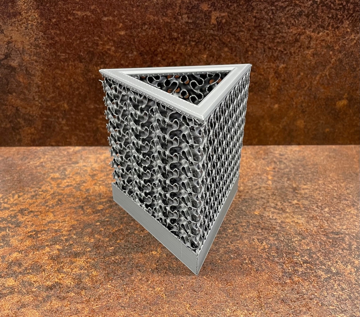 Pen Holder Gyroid Triangle - Stifthalter Gyroid Dreieck