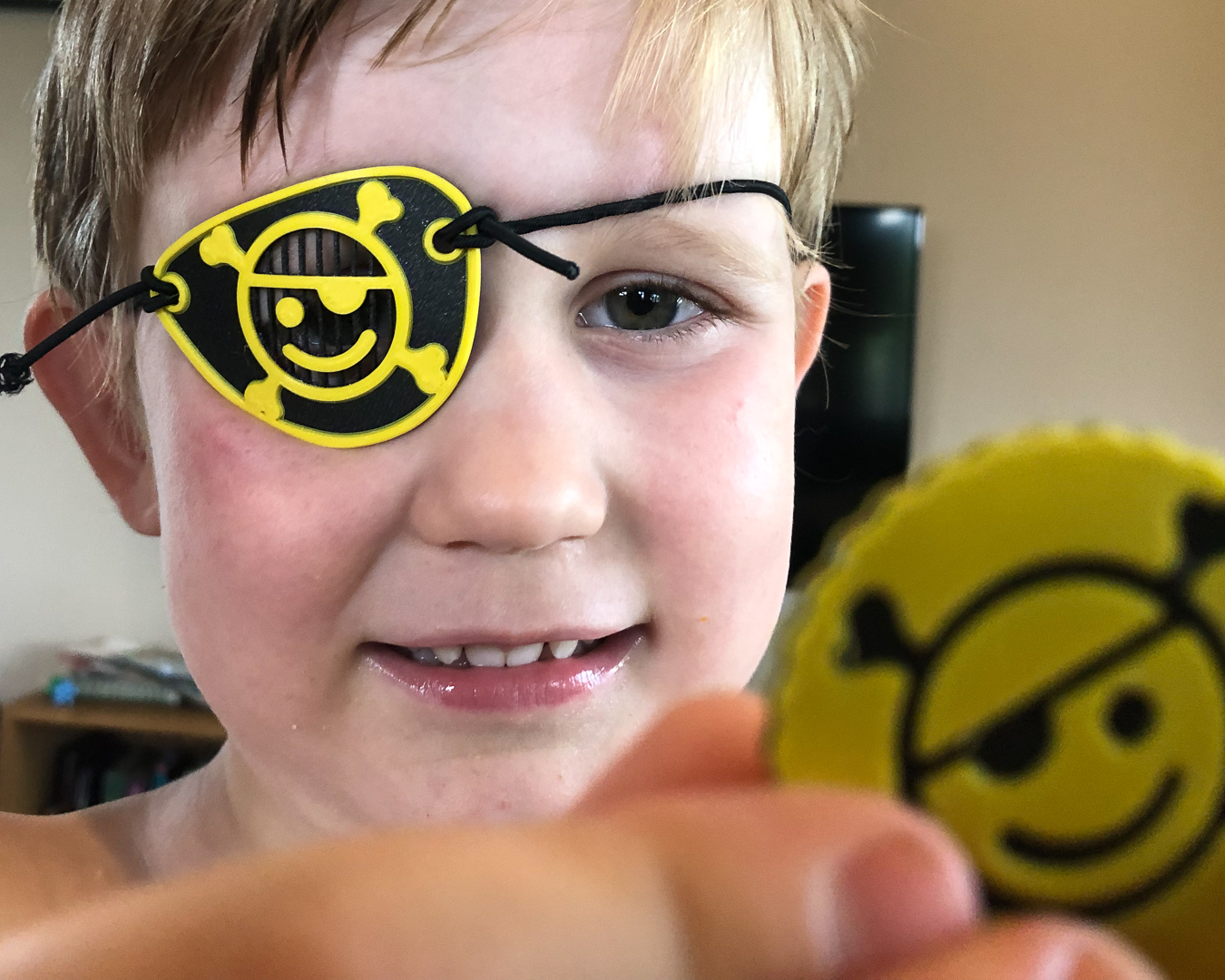 Miniatura 4 do modelo 3D SNEAKY EYE PATCH