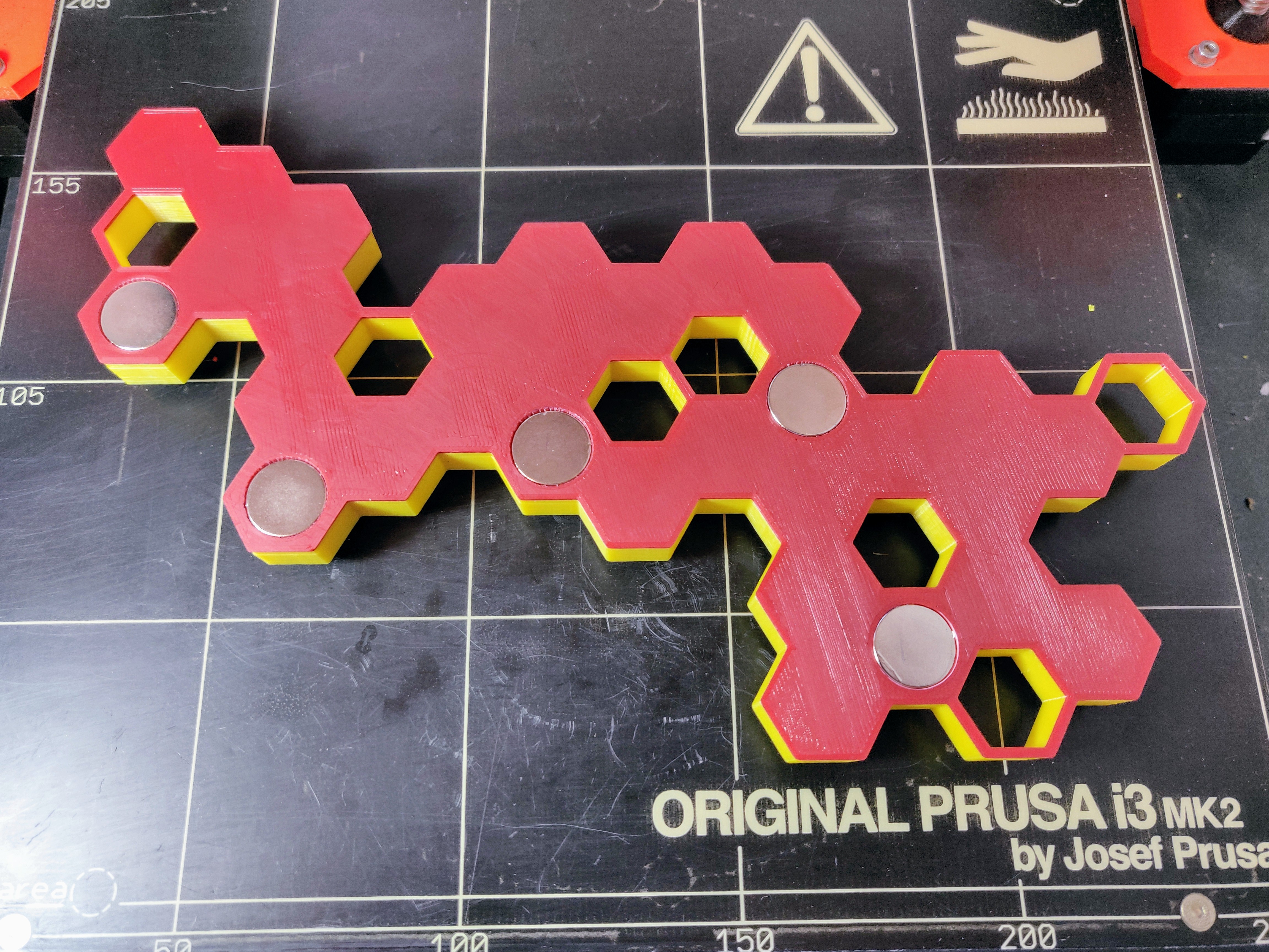Miniatura 7 do modelo 3D Magnetic Beehive Key Holder