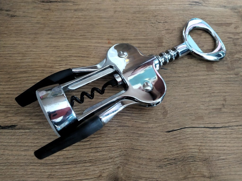Replacement handle for corkscrew