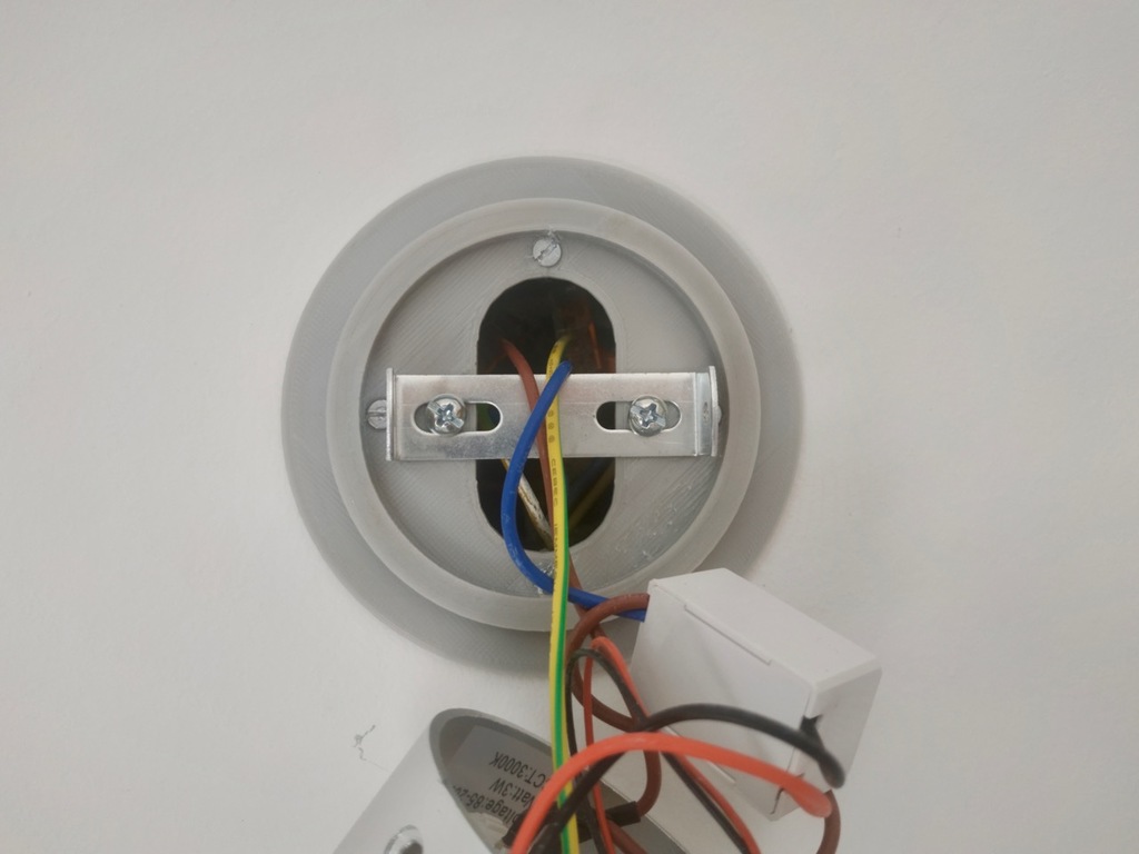 Mounting plate for reading lamp on 68 mm flush-mounted boxes — thumbnail 6