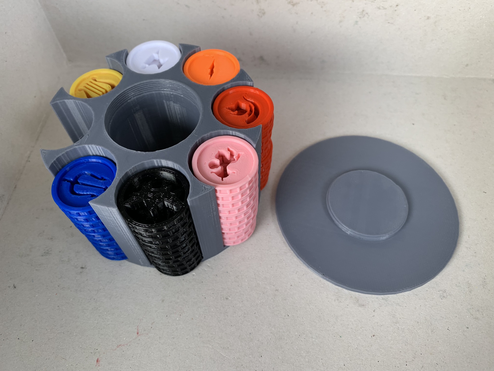 Poker chip holder for 25mm chips with a screw on lid by Travis