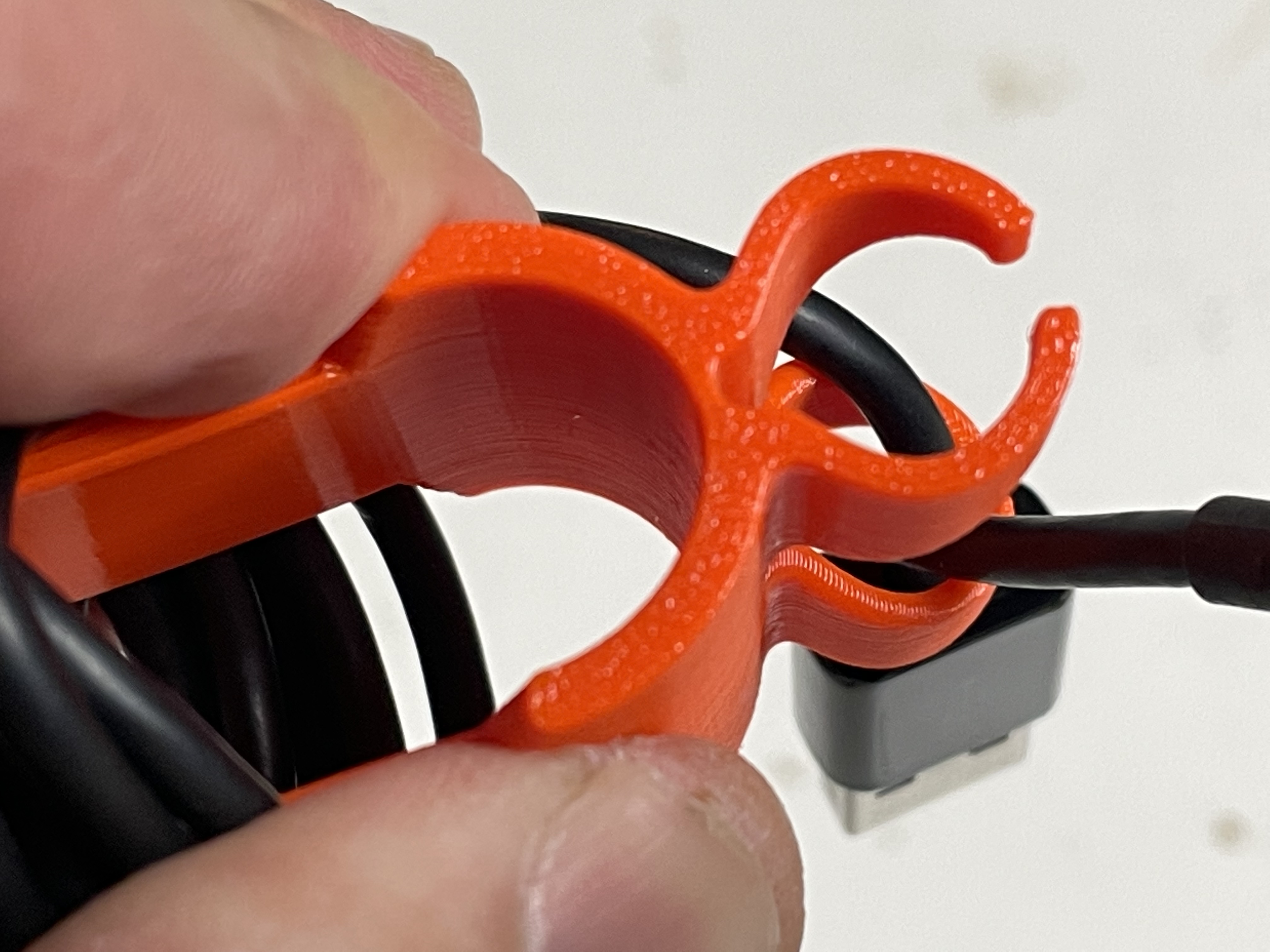 Squeezy To Un lock Cable Clip By Cisco Download Free STL Model squeezy-to-un-lock-cable-clip-by-cisco-download-free-stl-model