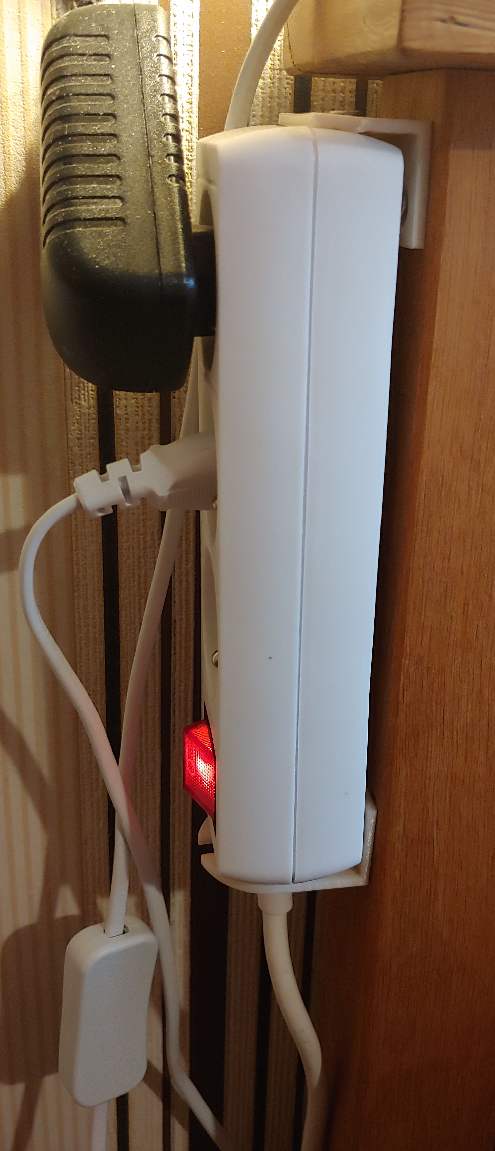 Extension Cord Holder by golem Download free STL model