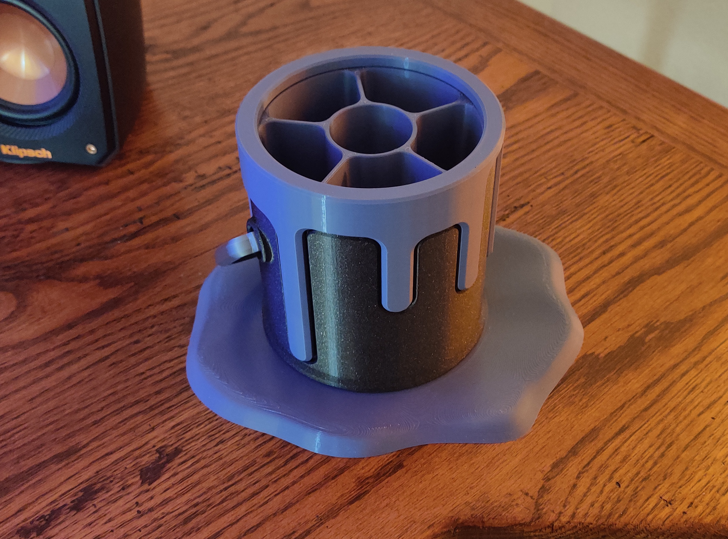 Drippy Bucket! With Bigger Drips and Paint Leaks.
