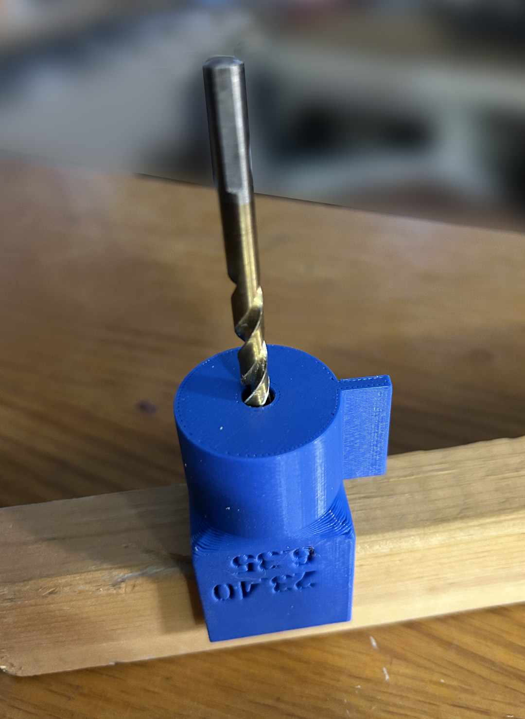 Drill guide (w/FreeCAD spreadsheet) by Schaffer.la Download free STL model