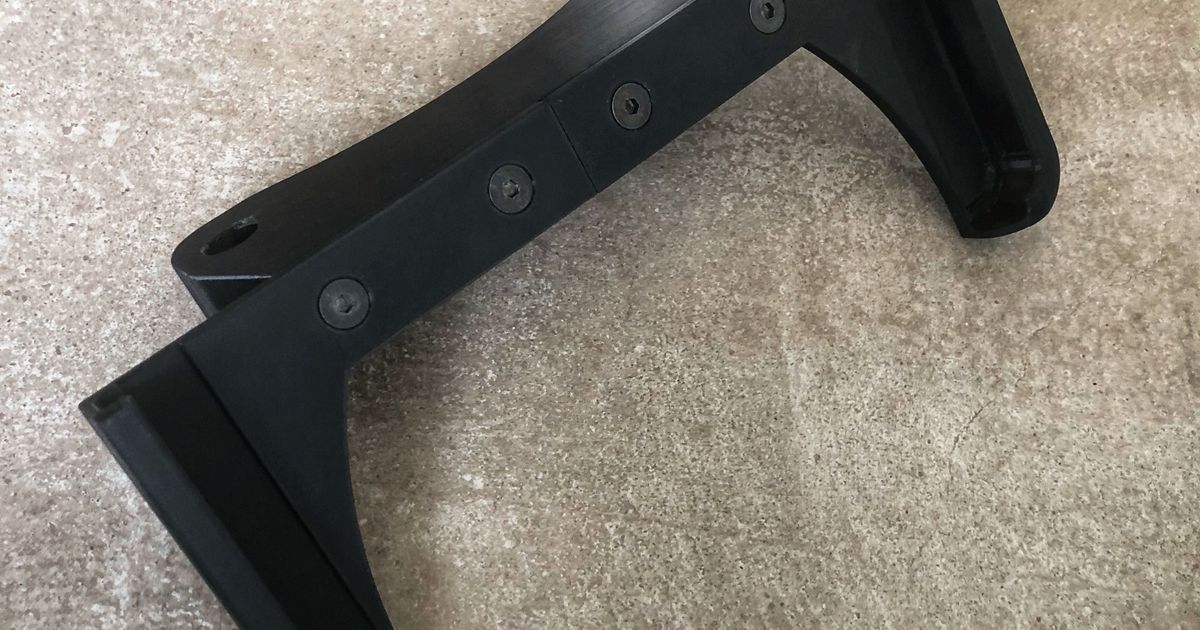 iPad mount for headrests (9,7" with case) by Morten R Download free