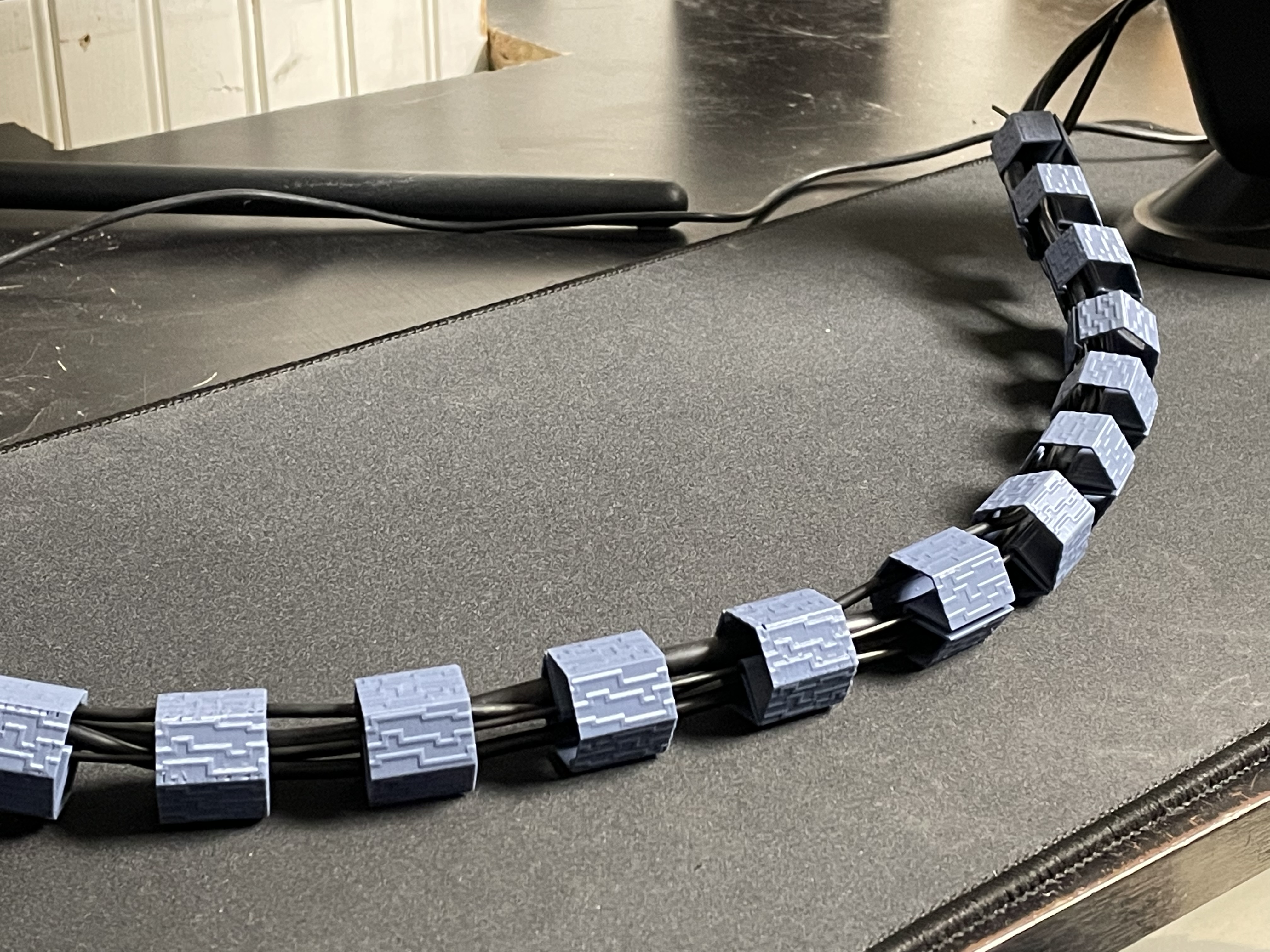 Miniatura 2 do modelo 3D Dr. OCT- Cable Wrap