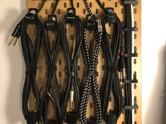 AUDIO_CABLE_ORGANIZER