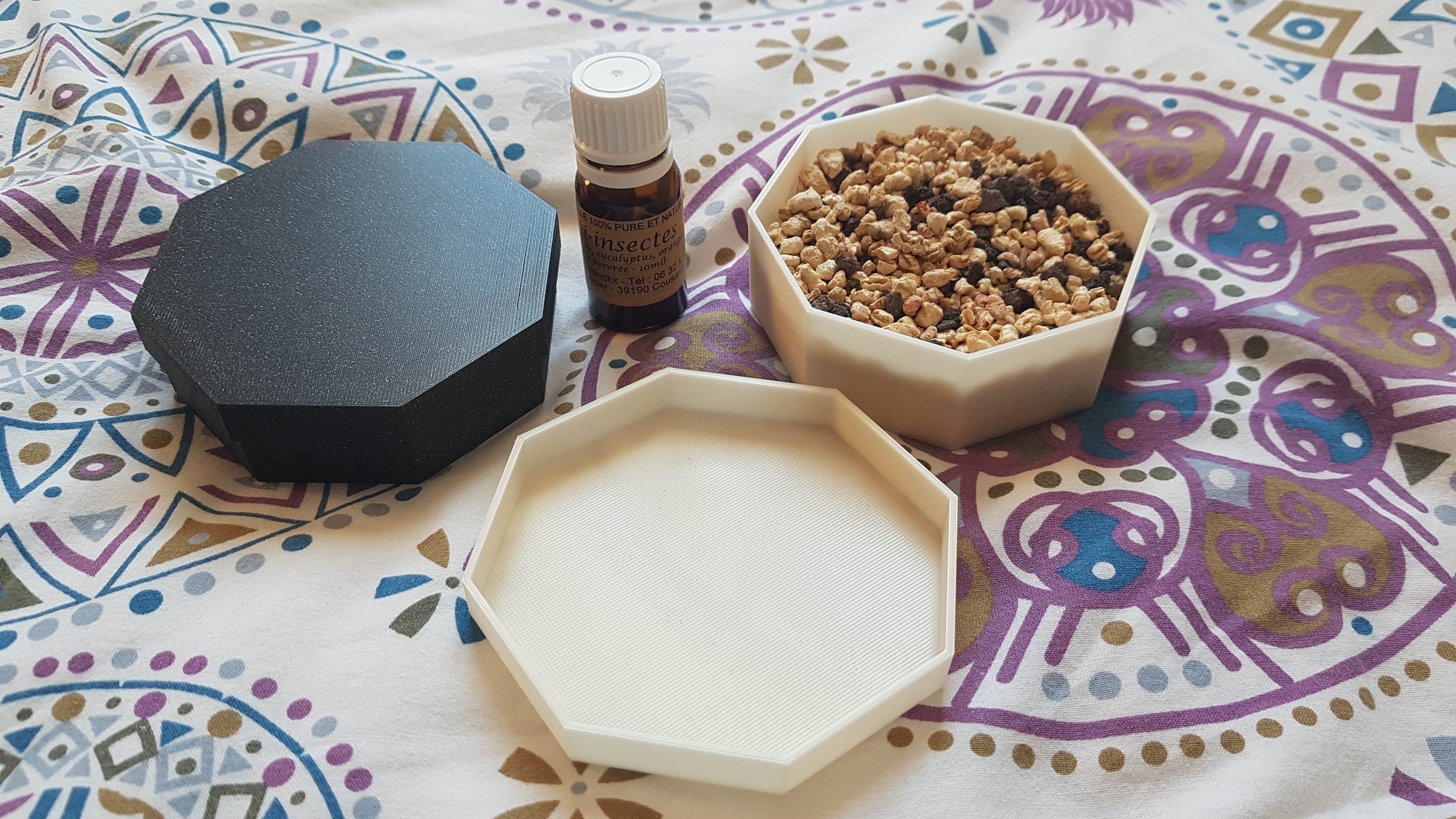 Octagonal boxes for anti-insect essential oil diffuser — thumbnail 2