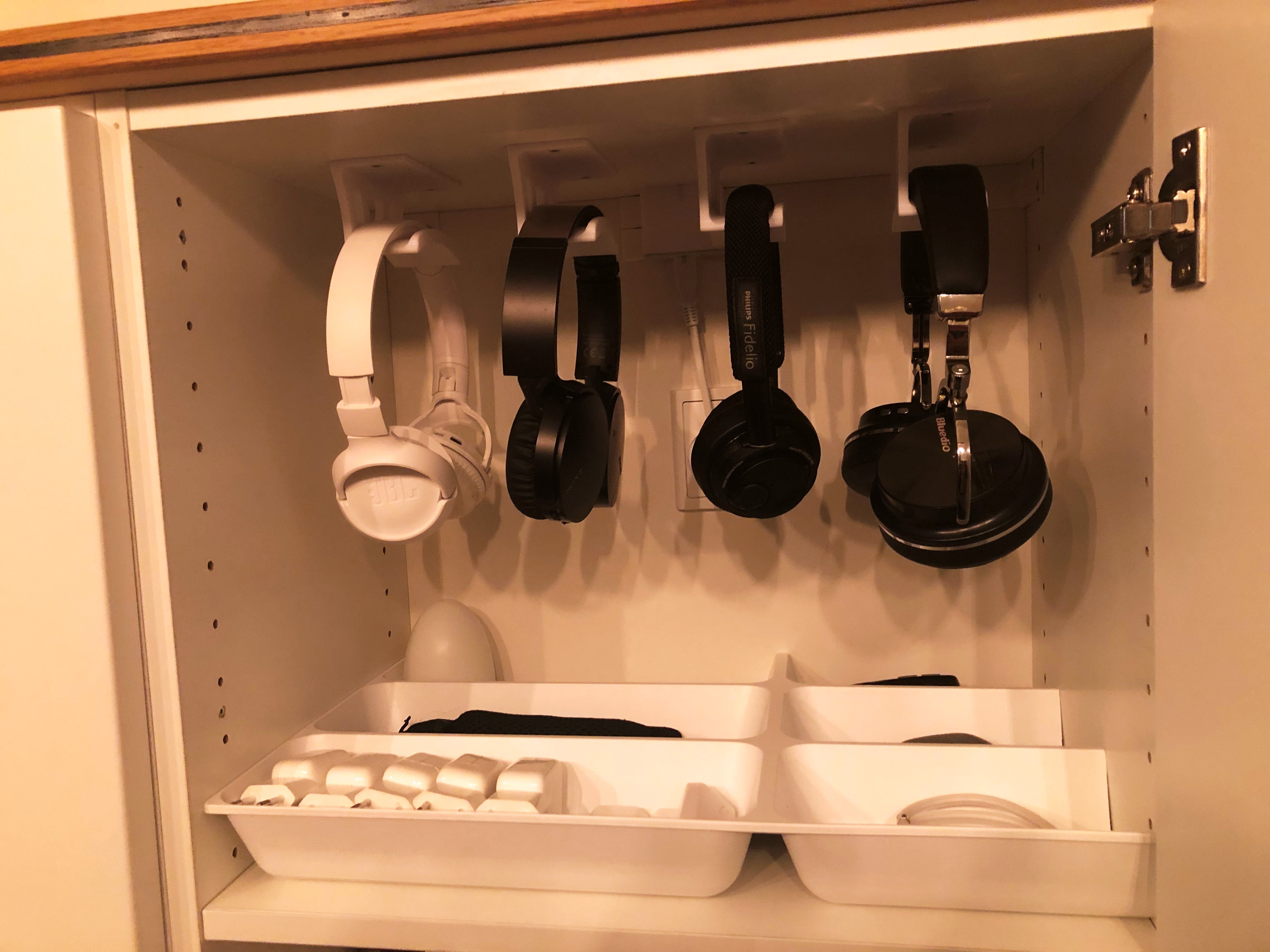 Headphone holder