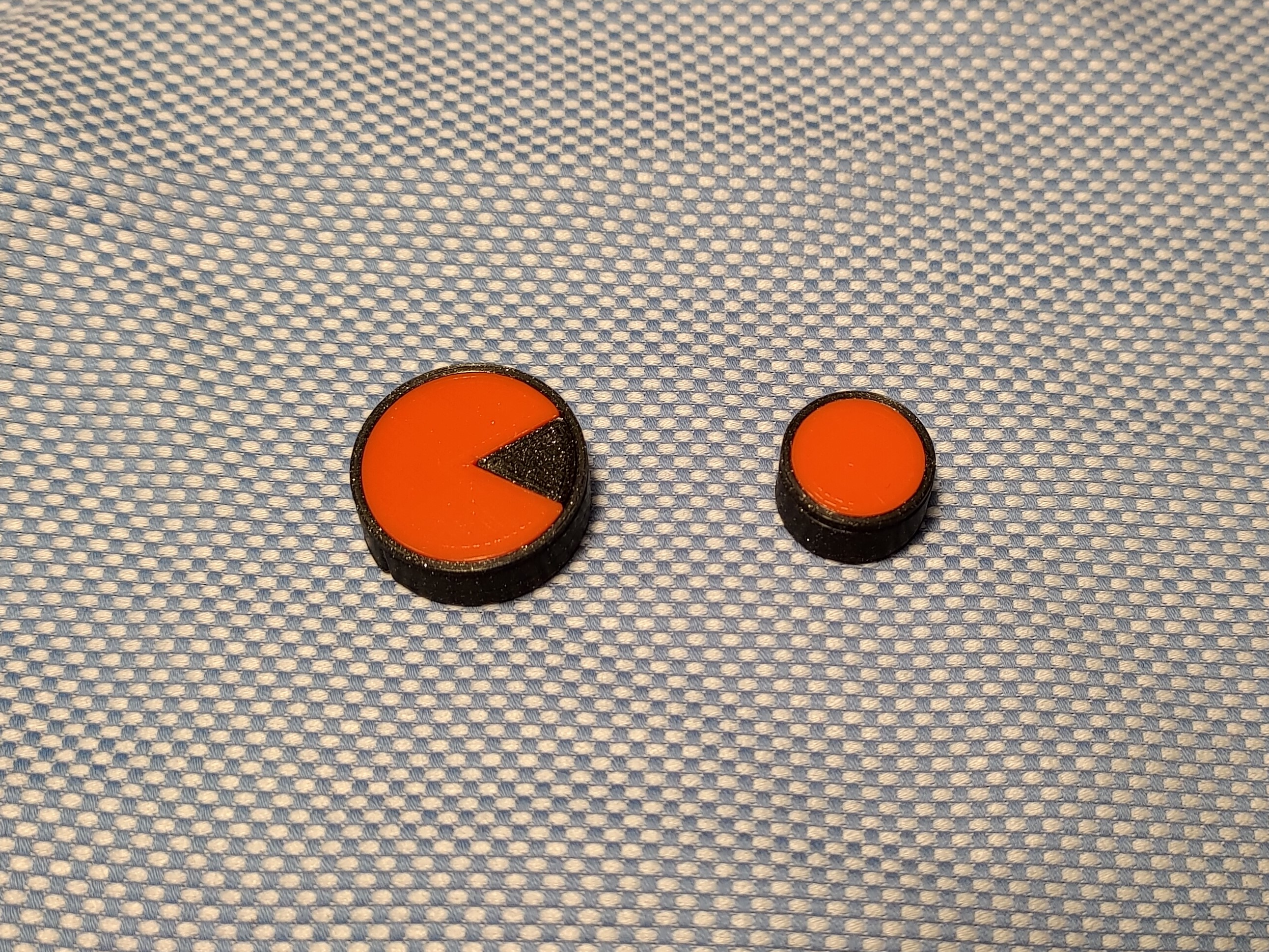 Pacman button covers / Pacmanovské krytky knoflíků MK1