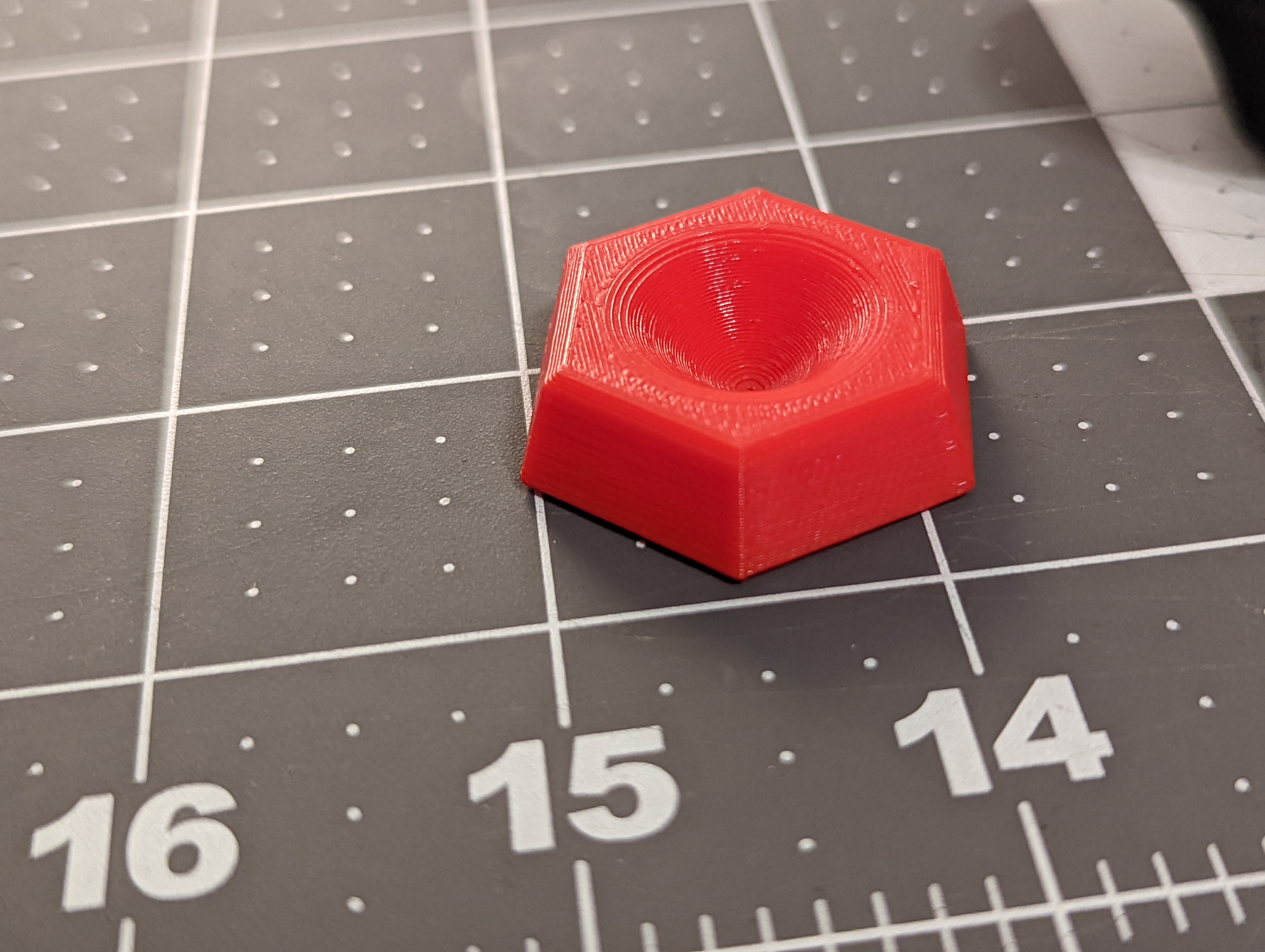 Miniatura 3 do modelo 3D Spinning Top and Stand