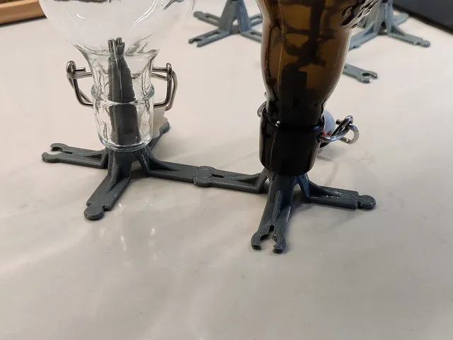 Interlocking bottle drying stand