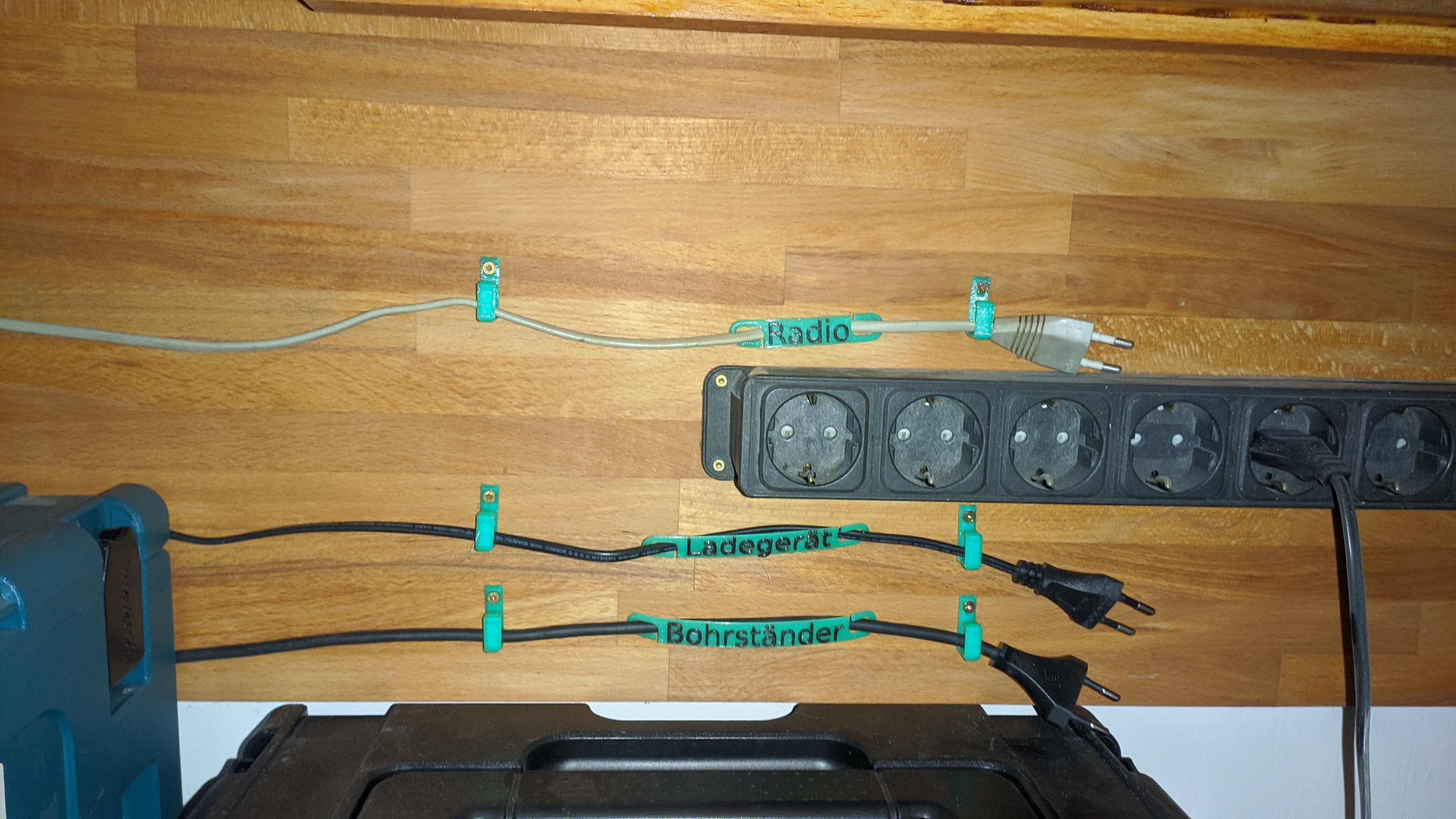 Cable guide/holder