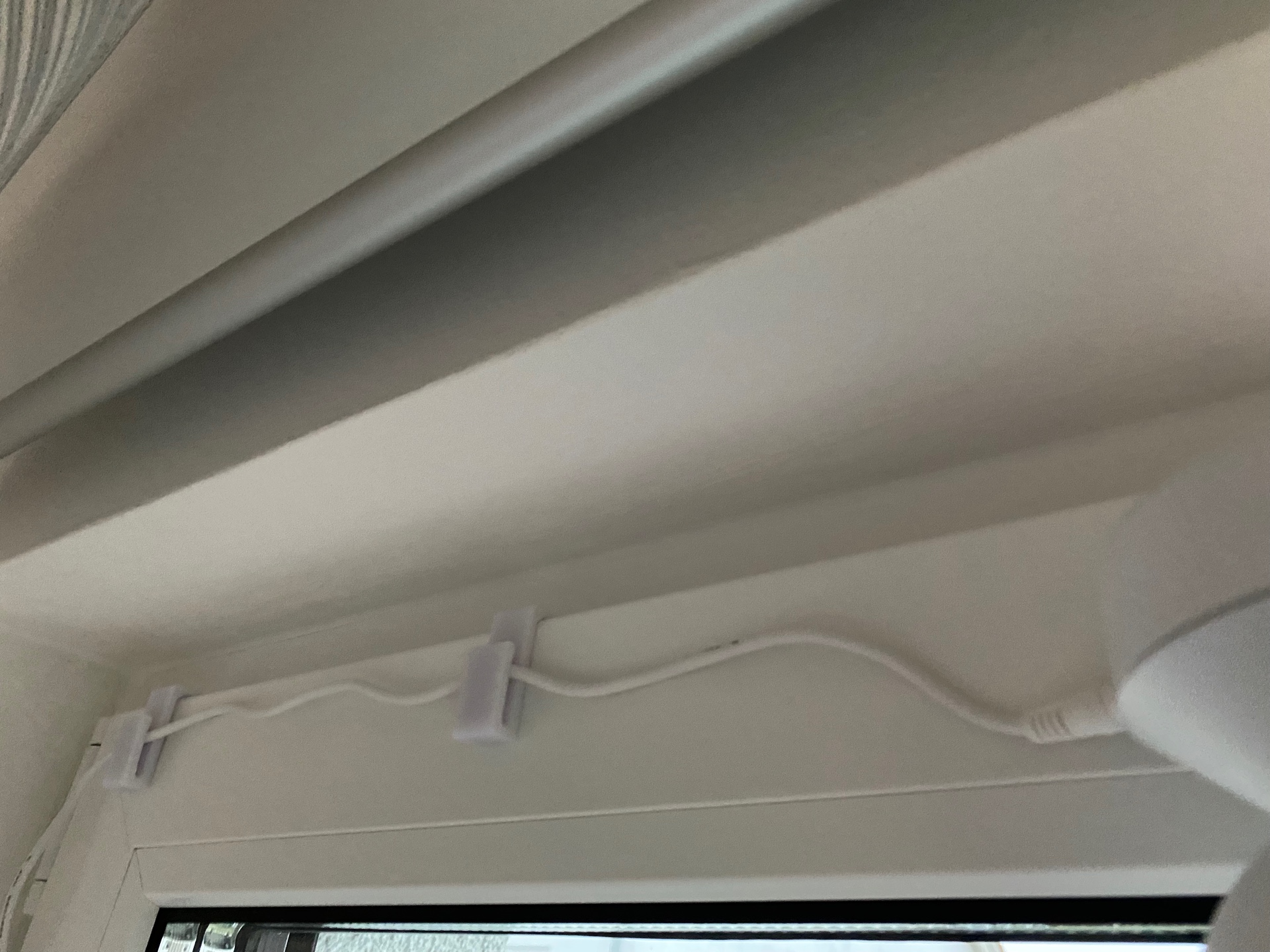 Miniatura 3 do modelo 3D Cable clip for window-frame