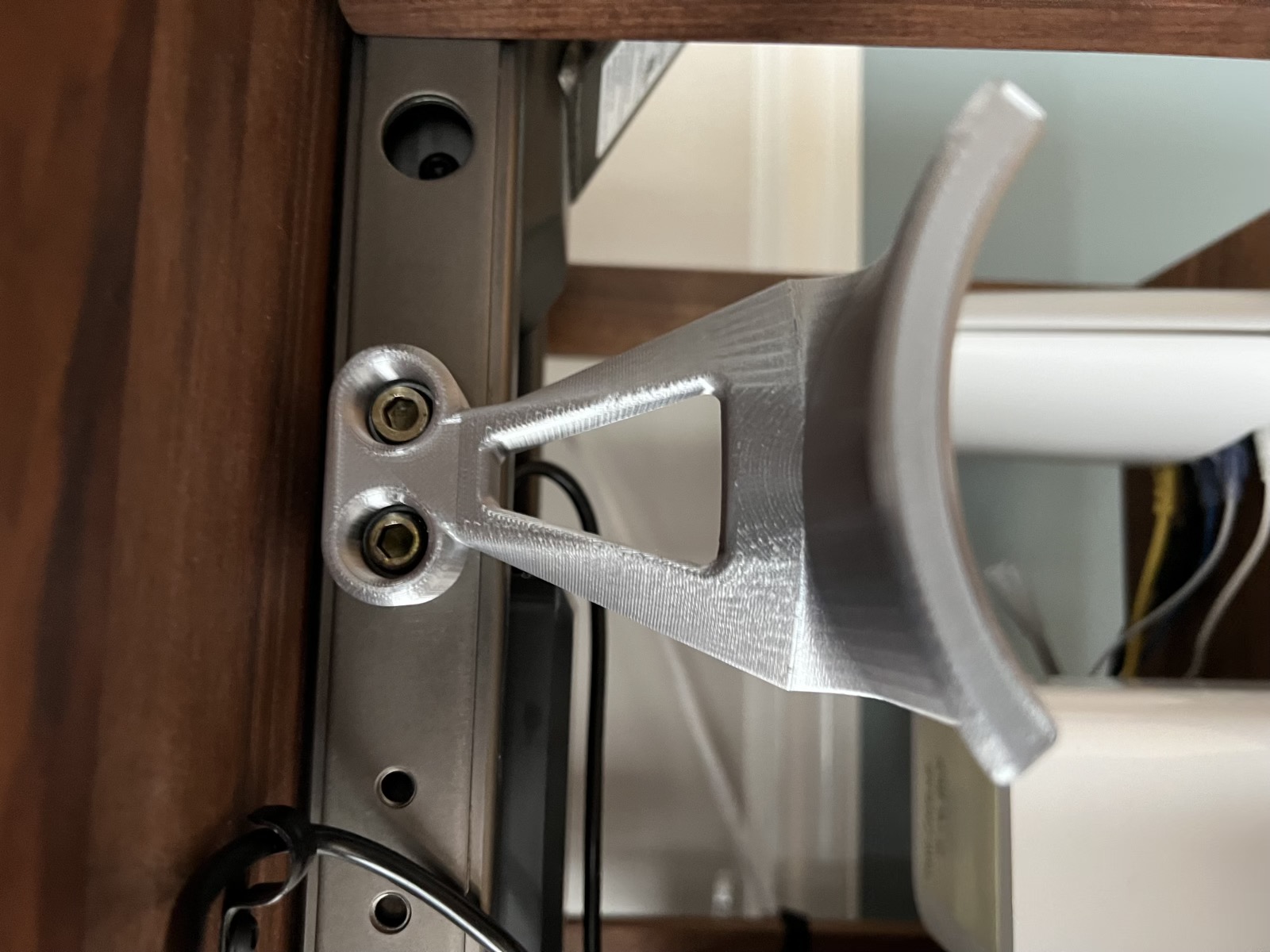 Headphone Holder for Uplift Adjustable Desk by Desmodromic Download