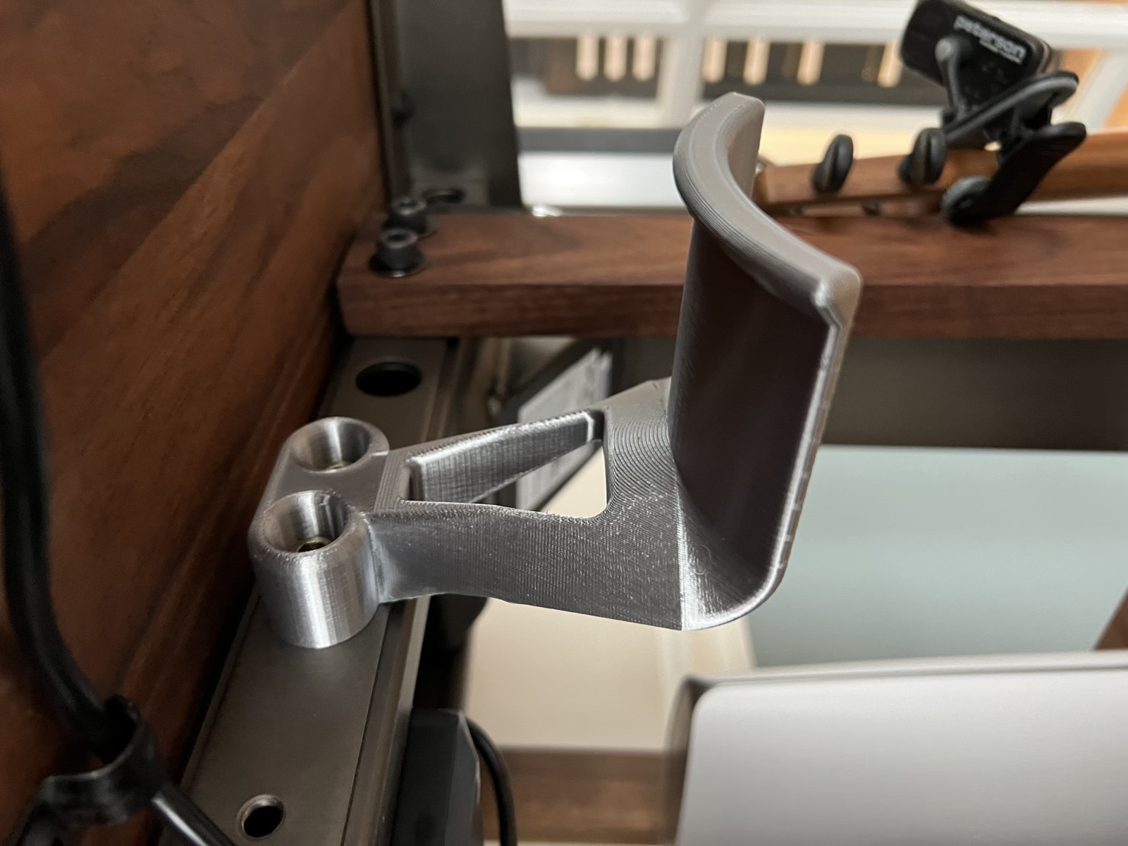 Headphone Holder for Uplift Adjustable Desk by Desmodromic Download