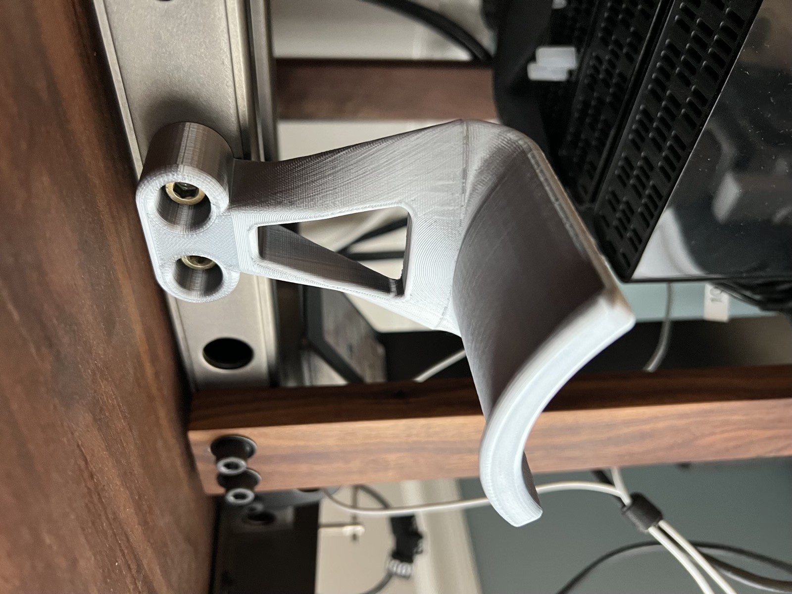 Headphone Holder for Uplift Adjustable Desk by Desmodromic Download