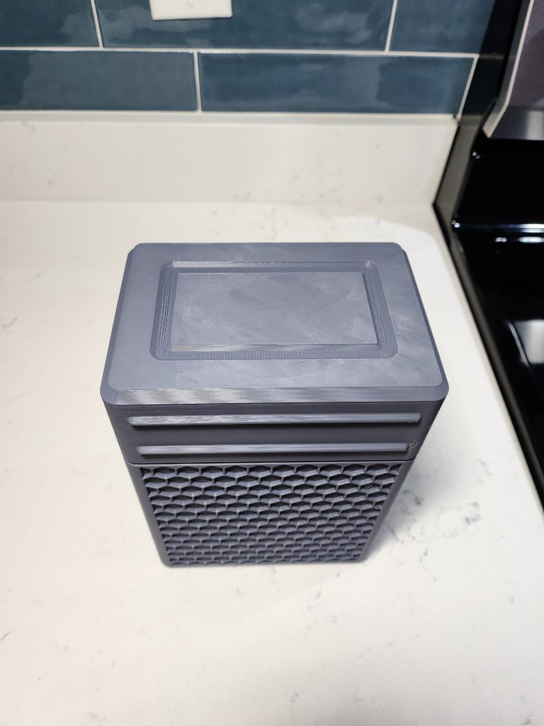 Miniatura 7 do modelo 3D Hex Pattern Tactical Container