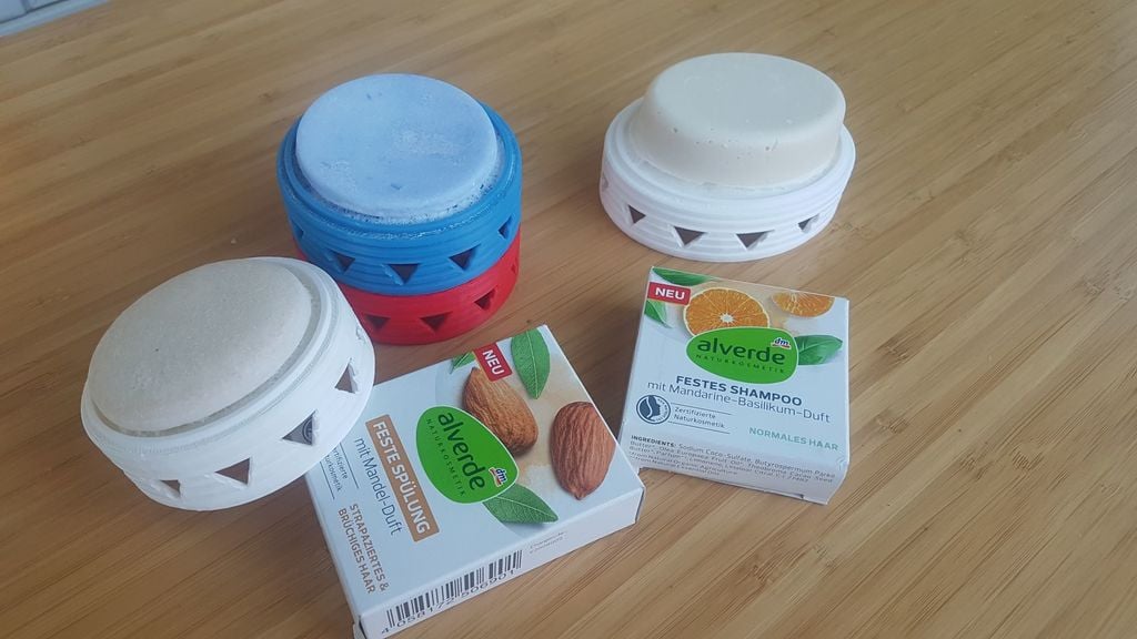 Stackable soap holder for round or oval soaps