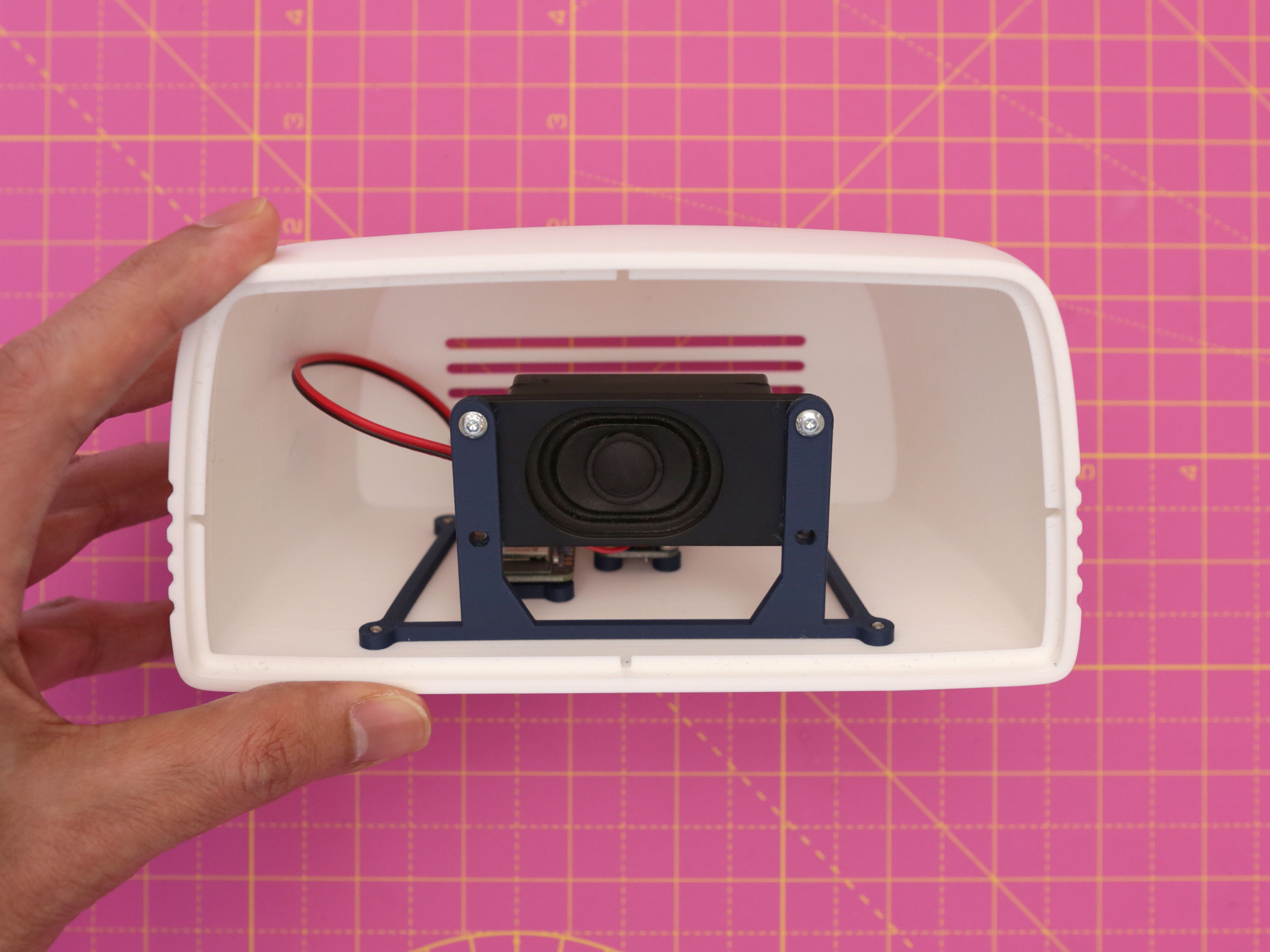 Severance Inspired Bluetooth Speaker — miniatura 7