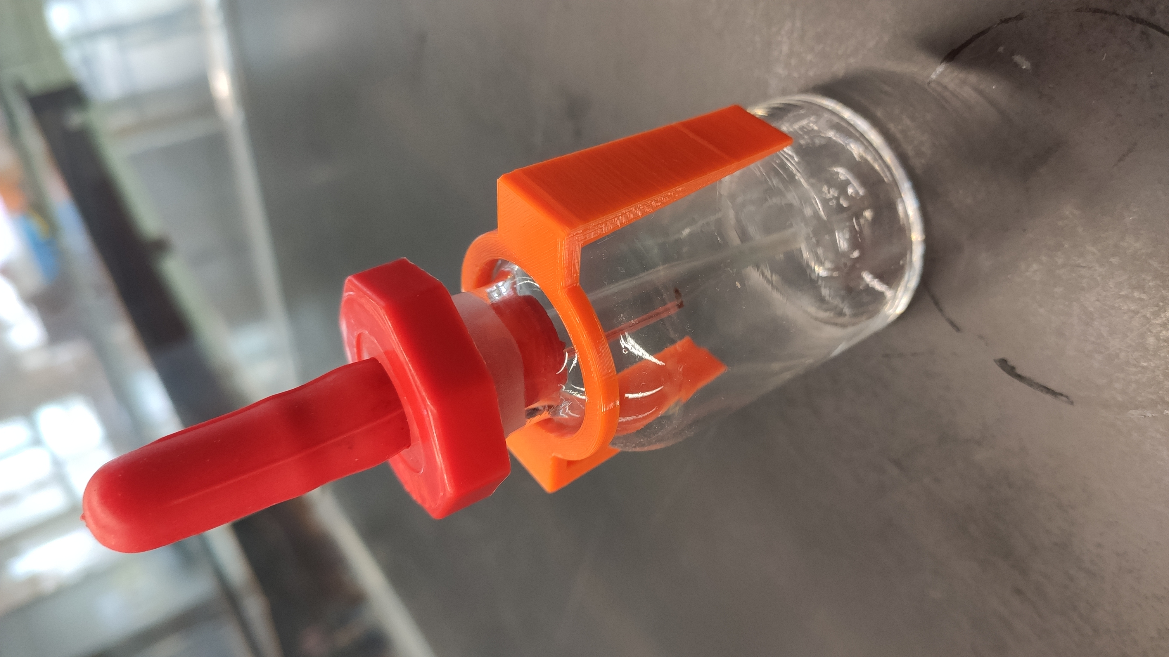 Label clip (collar) for dropper bottle