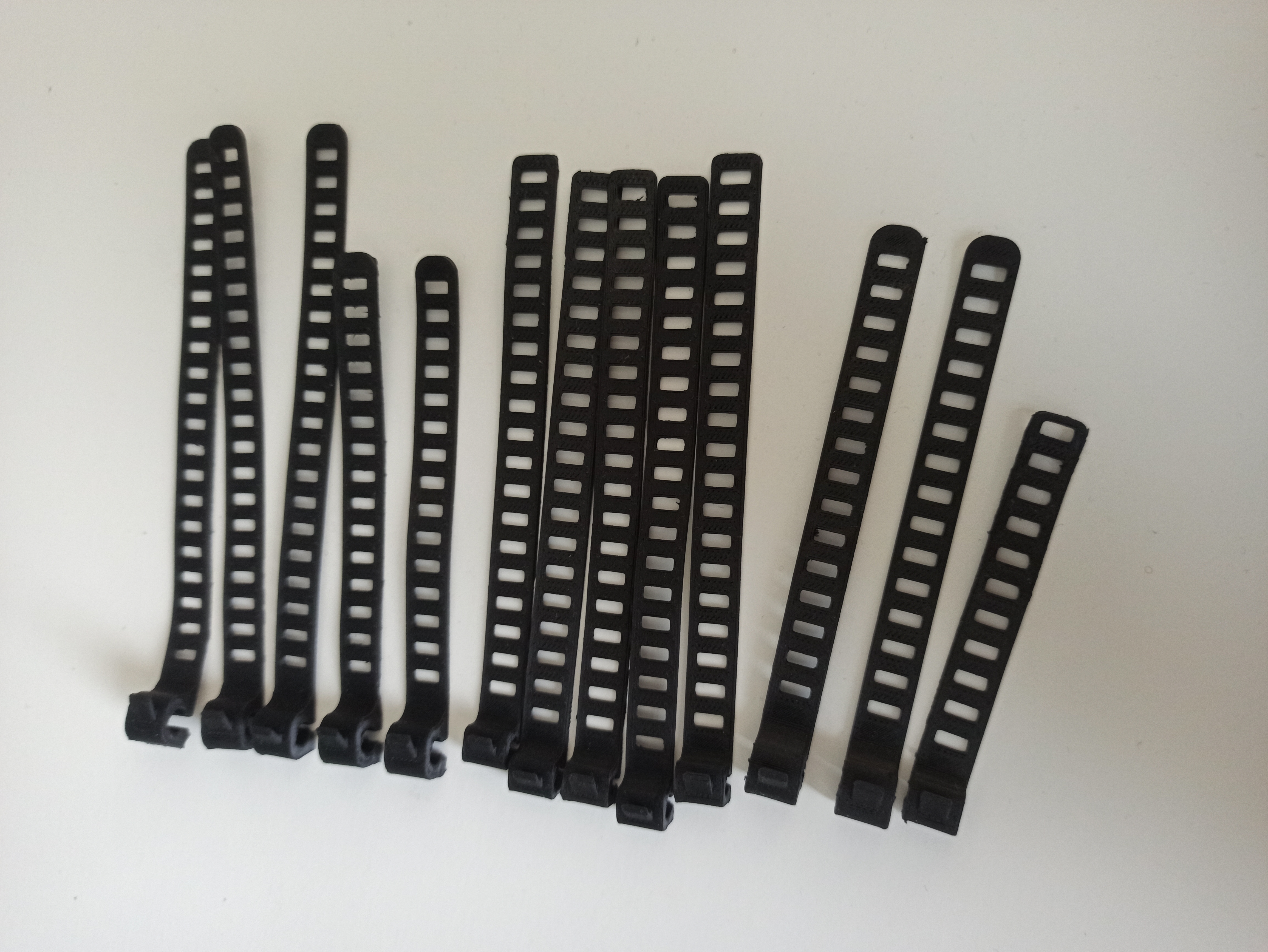 Miniatura 2 do modelo 3D Cable ties (25 sizes!)