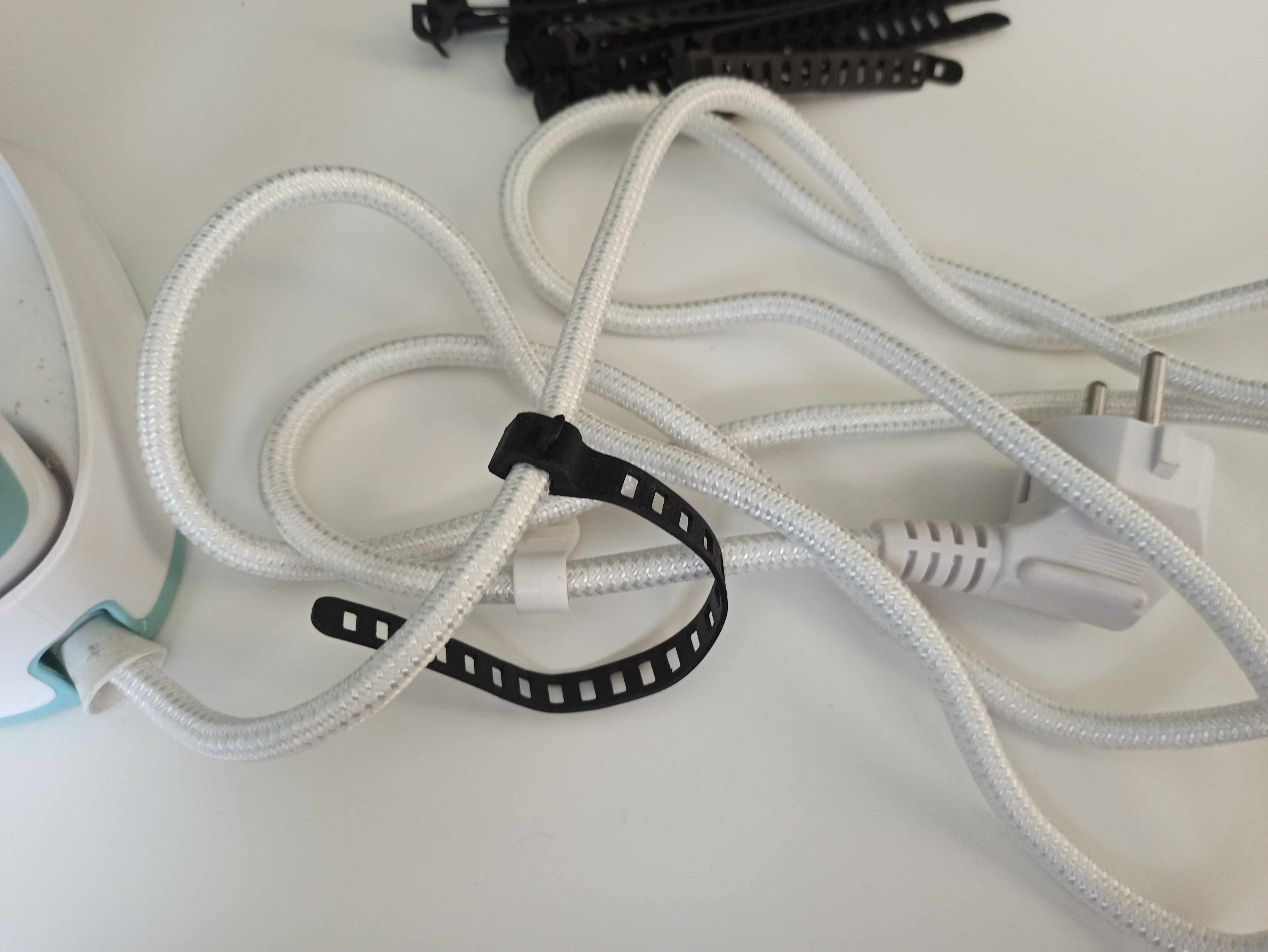 Miniatura 3 do modelo 3D Cable ties (25 sizes!)