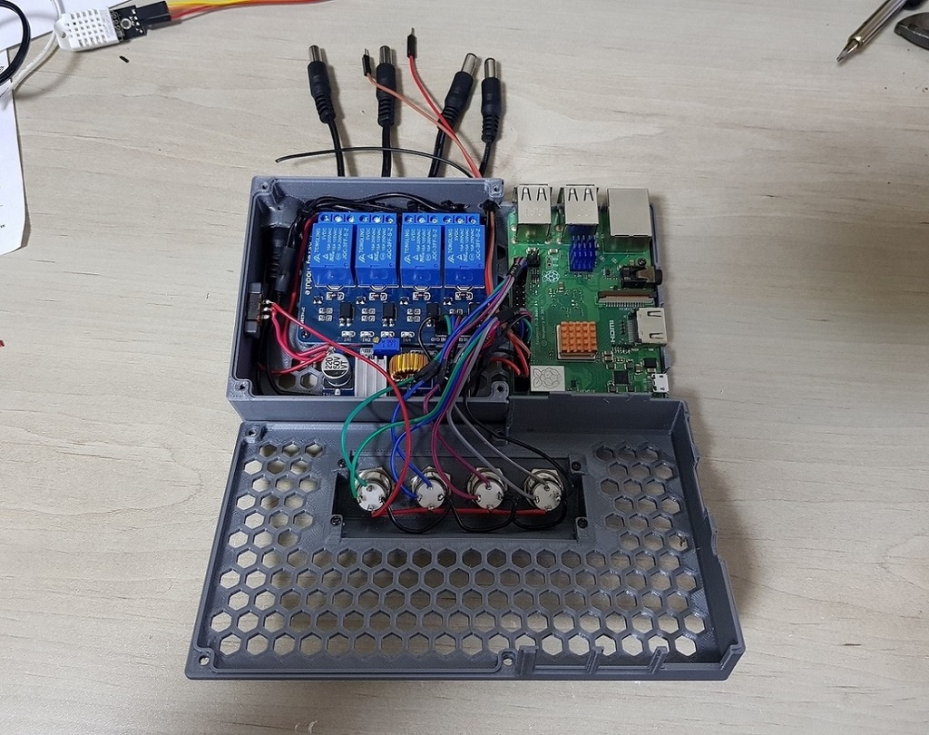 raspberry-pi-3b-case-relays-step-down-and-buttons-by-aviran-n